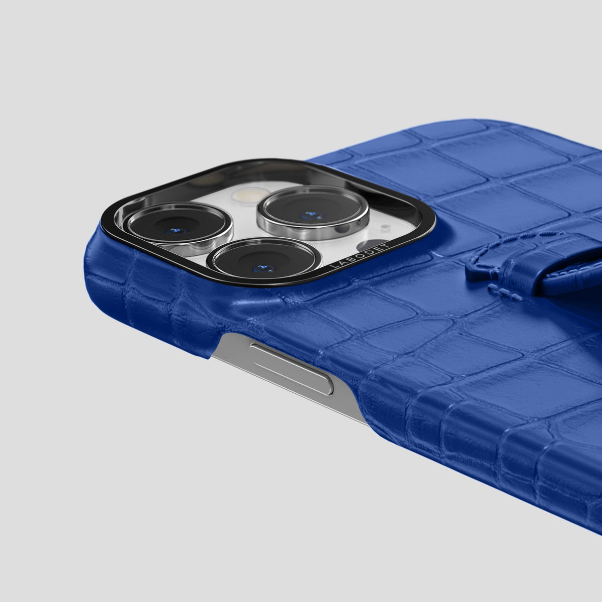 Royal Blue iPhone 15 Pro Centre Handle Case In Alligator with Black Metal -5 | Royal-Blue-Black