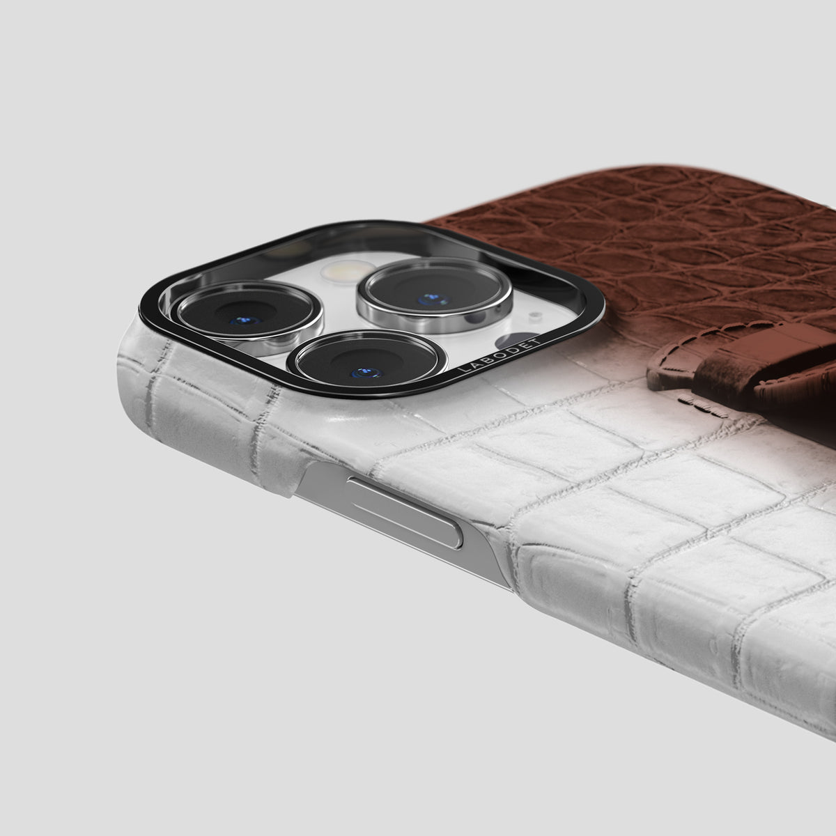 Dark Brown iPhone 15 Pro Center Handle Himalayan Crocodile with Black Metal -5 | Dark-Brown-Black