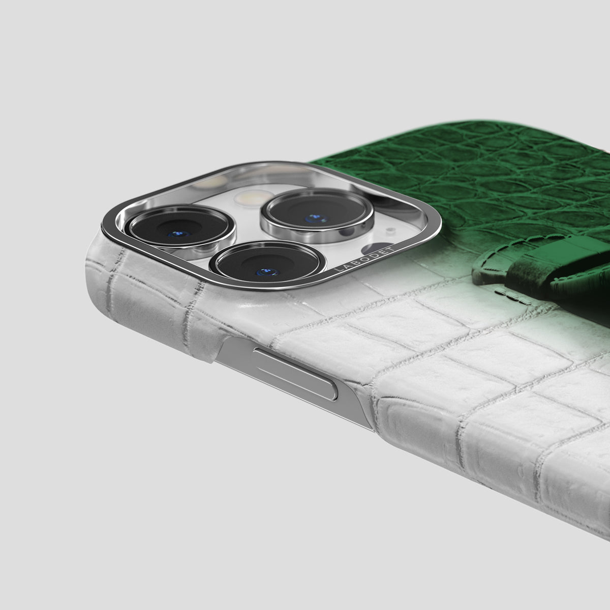 Green iPhone 15 Pro Center Handle Himalayan Crocodile with Steel Metal -5 | Green-Steel