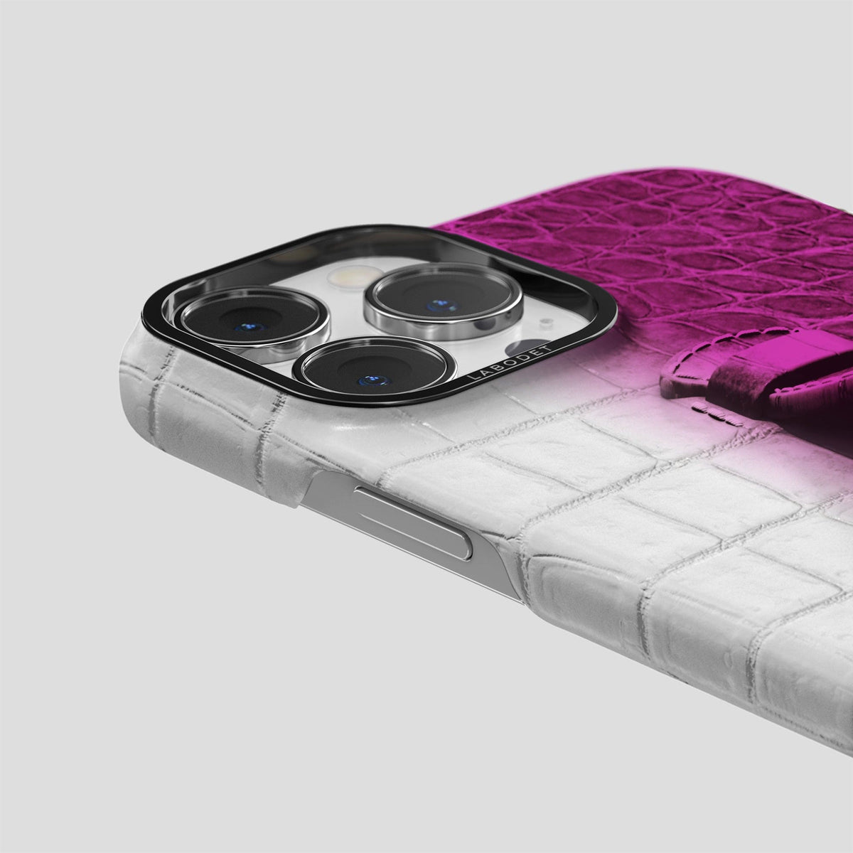 Fuchsia iPhone 15 Pro Max Central Handle Case Himalayan Crocodile with Black Metal -5 | Fuchsia-Black