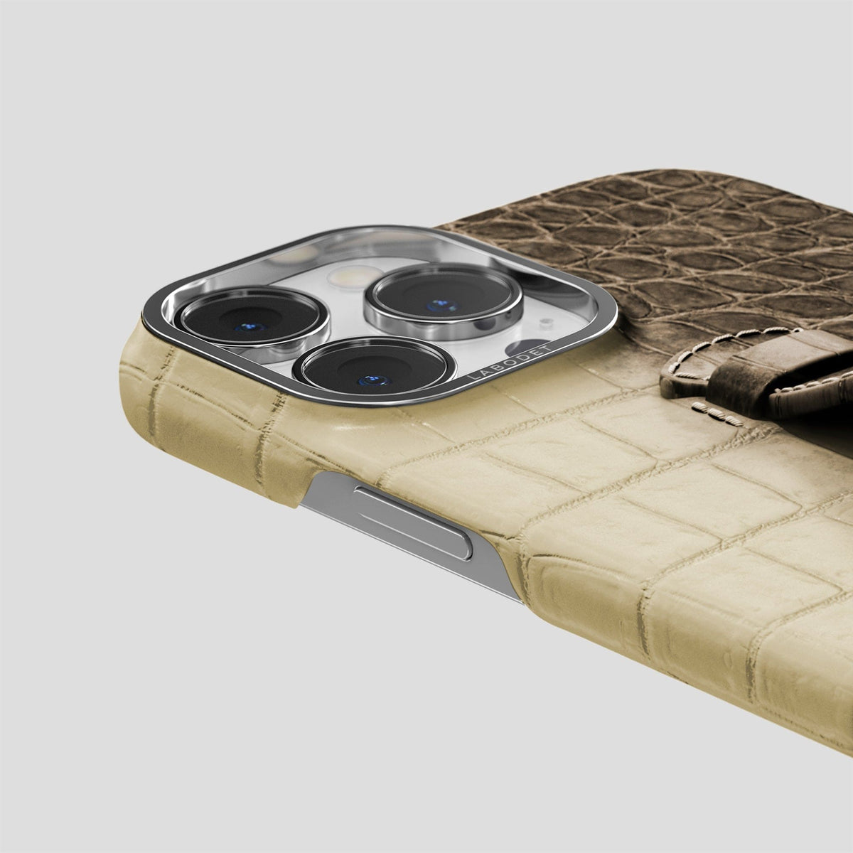 Natural iPhone 15 Pro Max Central Handle Case Himalayan Crocodile with Steel Metal -5 | Natural-Steel
