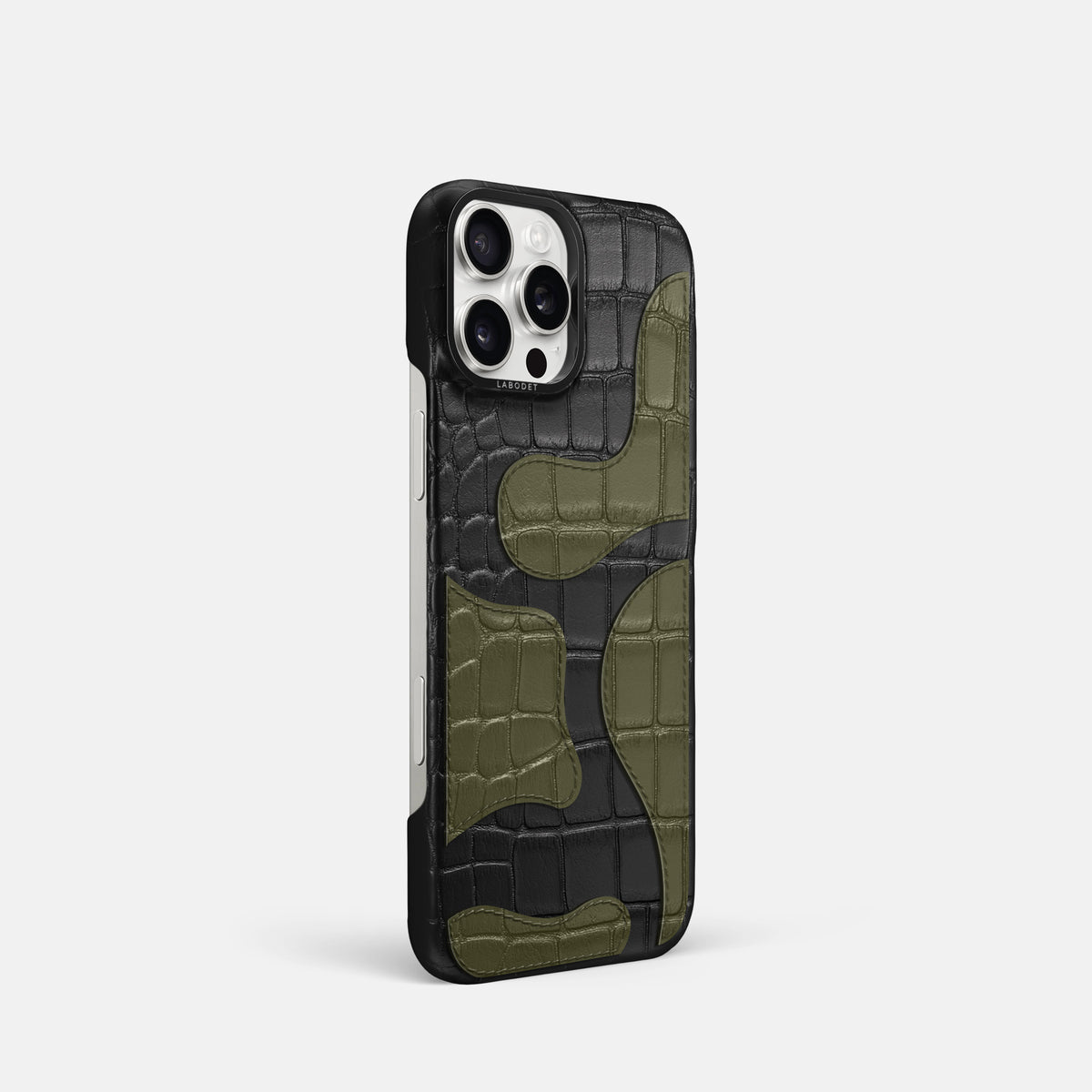 Black iPhone 16 Pro Classic Case Camouflage In Alligator with Black Metal -2 | Black-Black