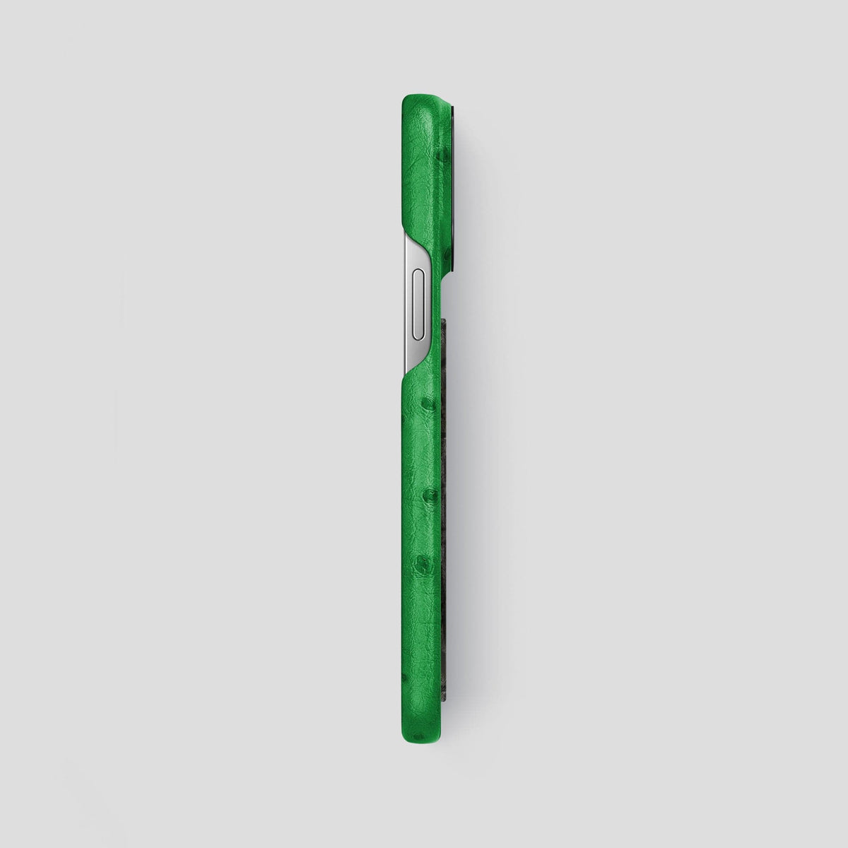 Kentucky Green iPhone 15 Pro Max Classic Case Ostrich with Black Metal -3 | Kentucky-Green-Black
