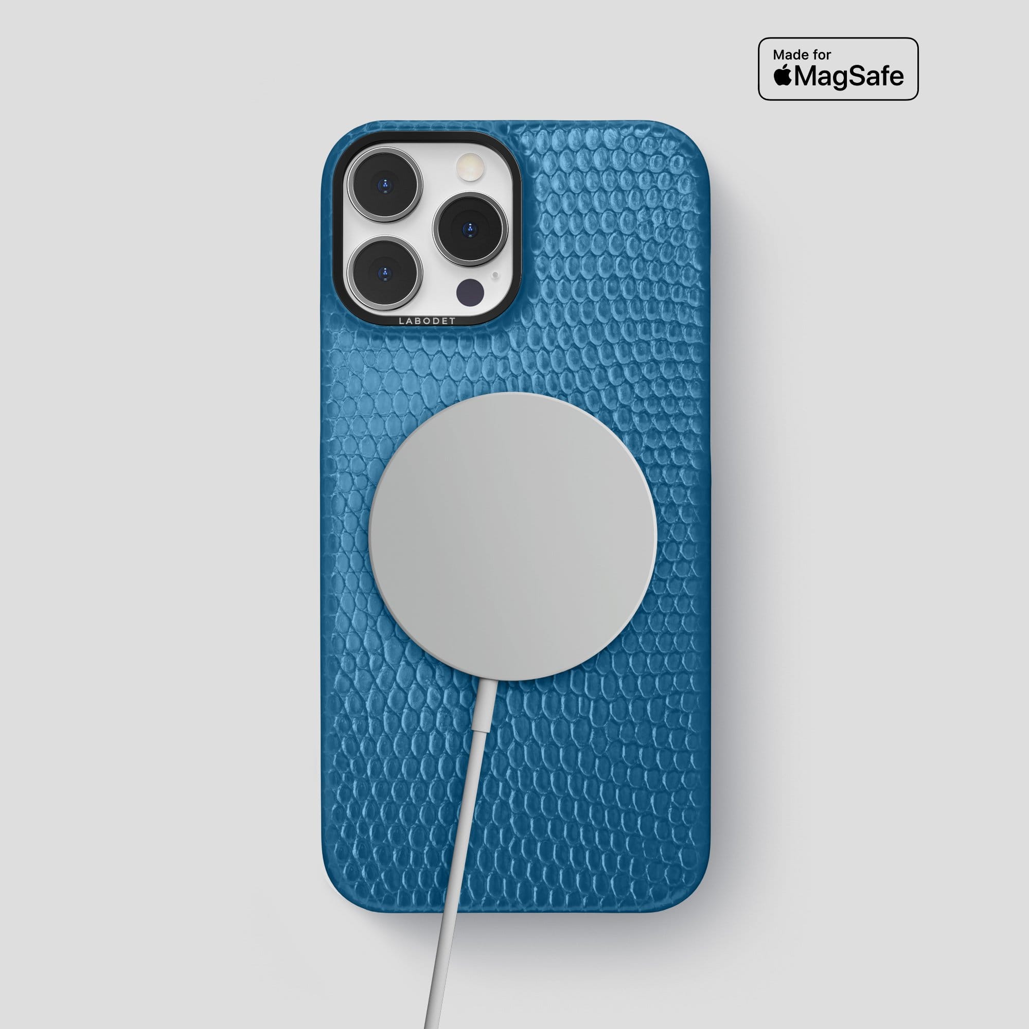 PRADA ライトブルー ソフトケースアイホン15Pro Max Pale Blue Saffiano Leather Cover For Iphone 15 Pro Max | PRADA