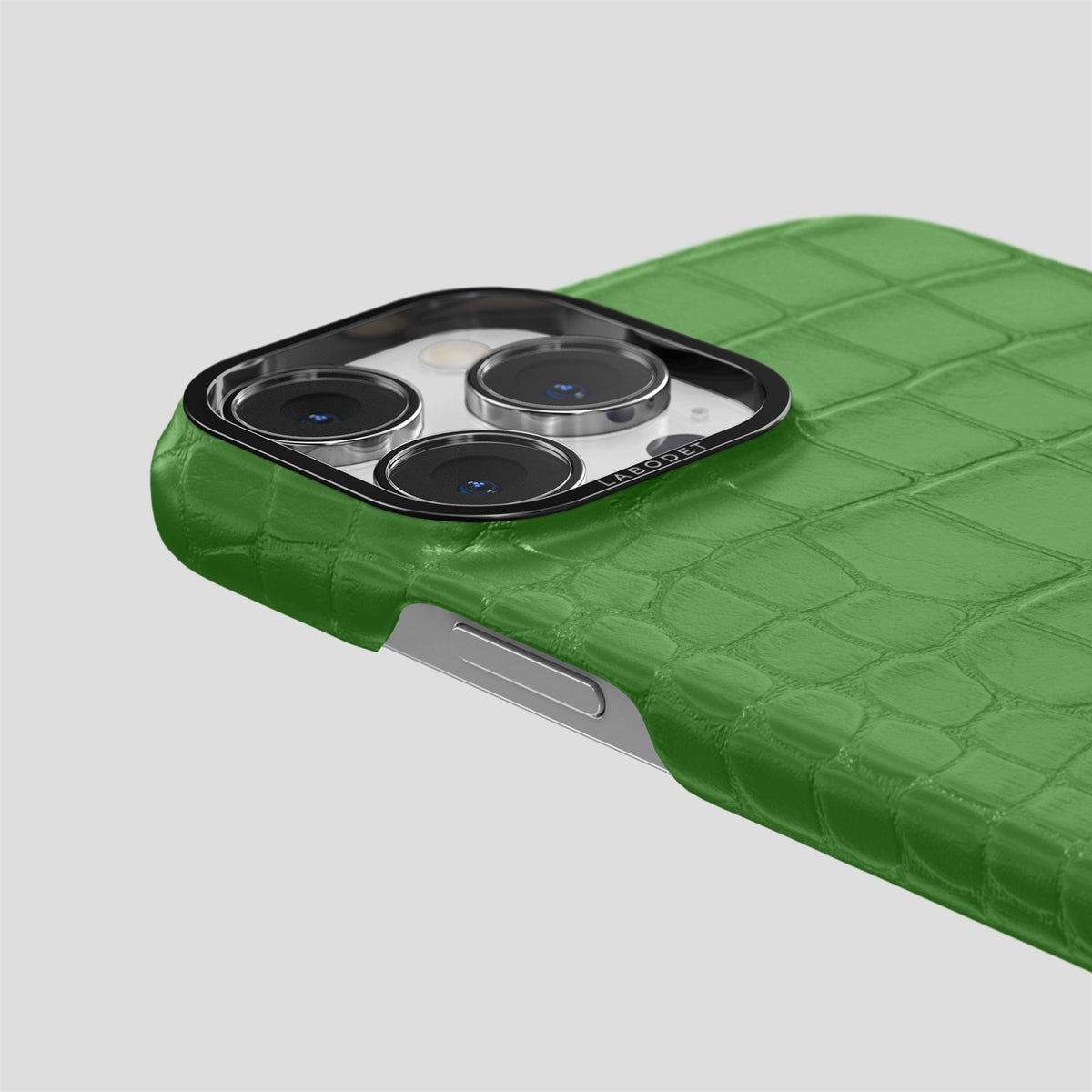 Apple-Green iPhone 15 Pro Classic Case Alligator with Black Metal -5 | Apple-Green-Black