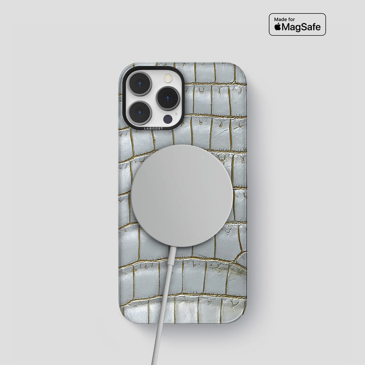 Arctic iPhone 14 Pro Himalaya Classic Case with Black Metal -4 | Arctic-Black