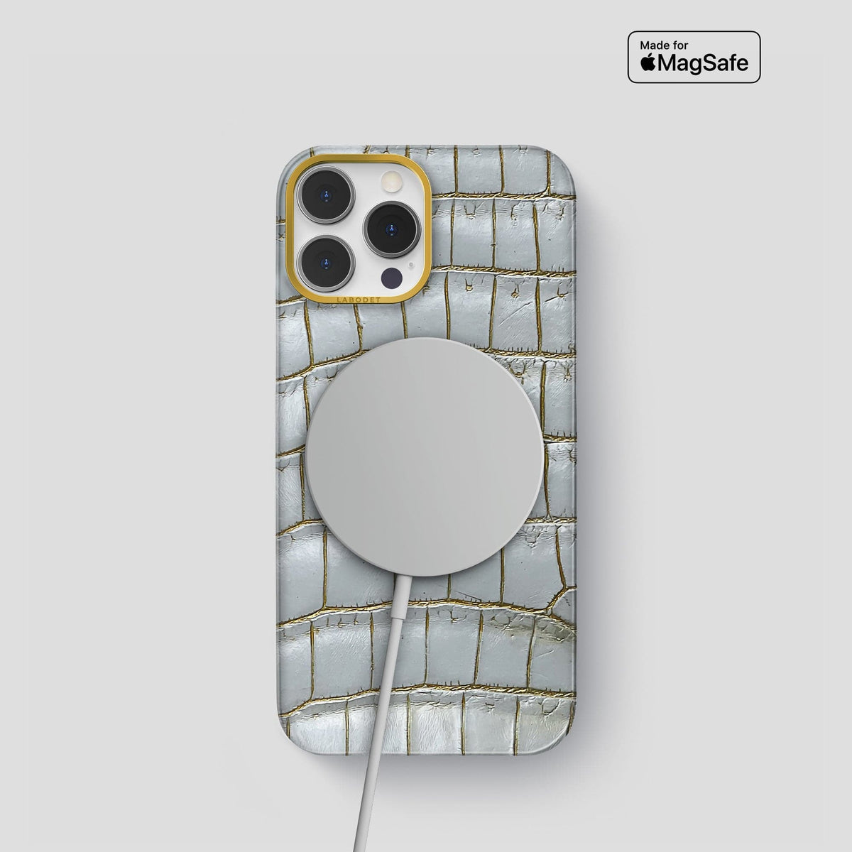 Arctic iPhone 14 Pro Himalaya Classic Case with Gold Metal -4 | Arctic-Gold