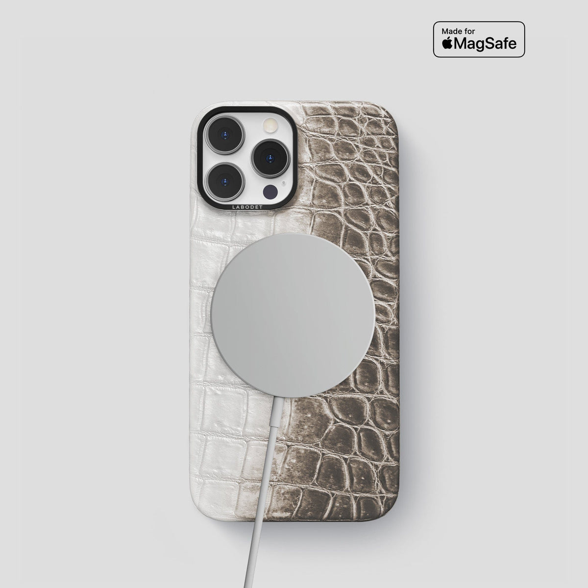 Dark iPhone 14 Pro Himalaya Classic Case with Black Metal -4 | Dark-Black