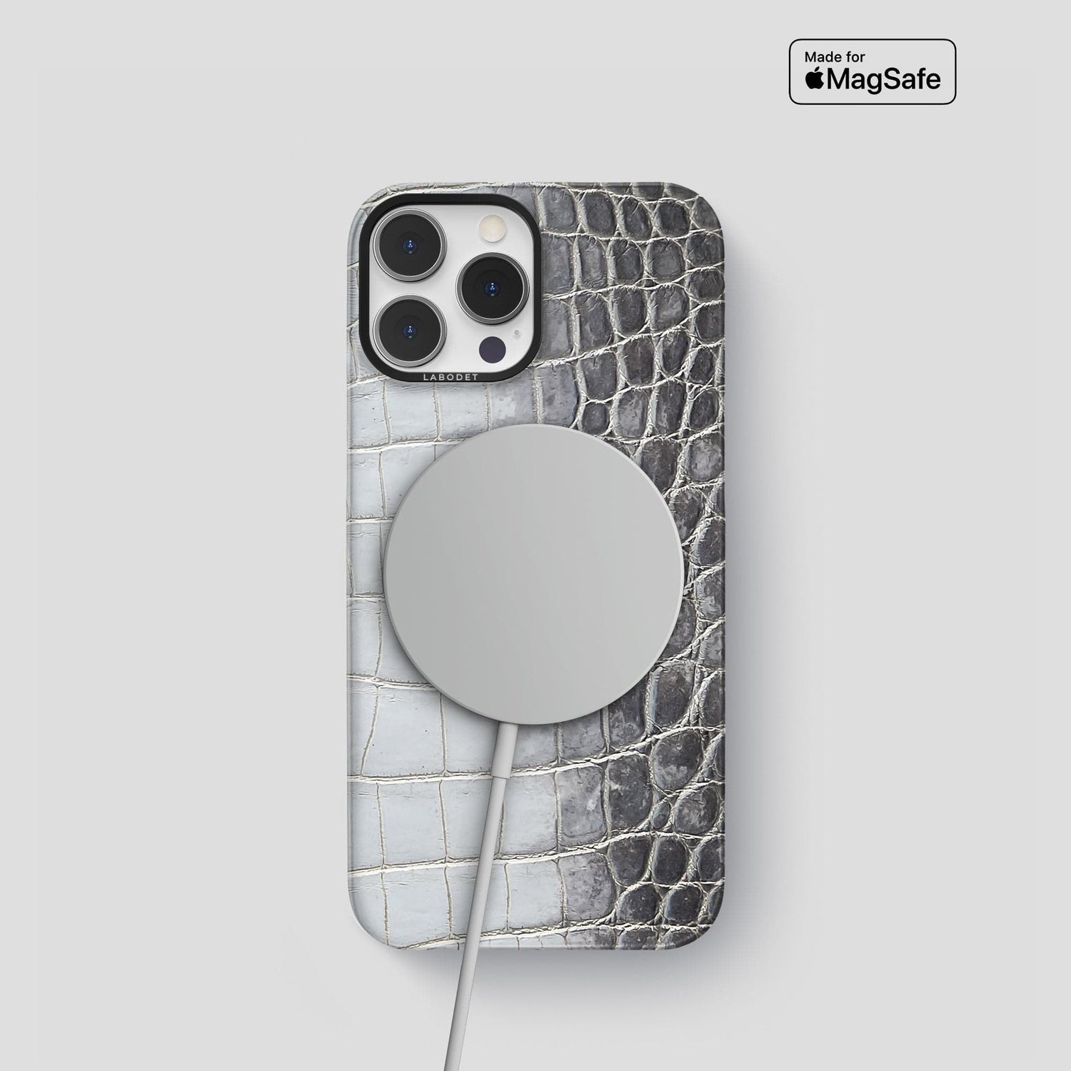 Silver iPhone 14 Pro Himalaya Classic Case with Black Metal -4 | Silver-Black