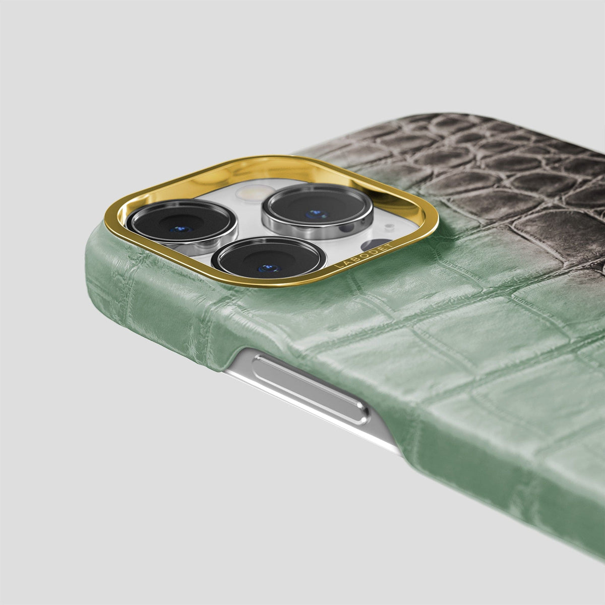 Pistachio iPhone 15 Pro Max Himalaya Classic Case with Gold Metal -5 | Pistachio-Gold
