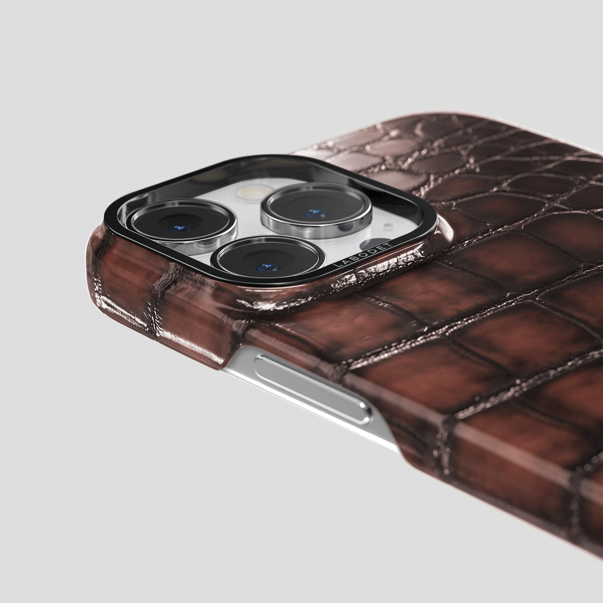 Havana-Brown iPhone 15 Pro Max Classic Case Patina Alligator with Black Metal -6 | Havana-Brown-Black