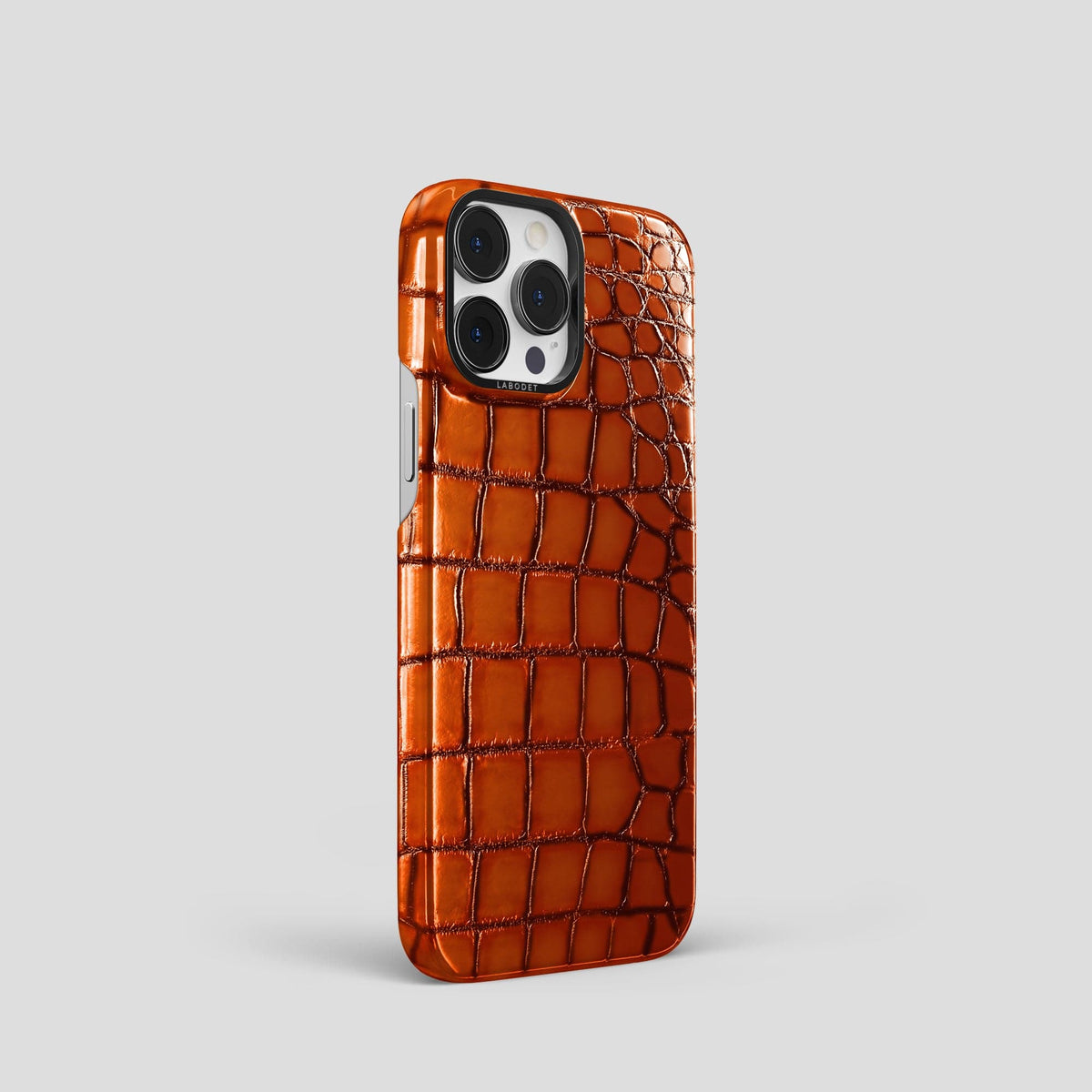 Clay-Court iPhone 15 Pro Classic Case Patina Alligator with Black Metal -2 | Clay-Court-Black