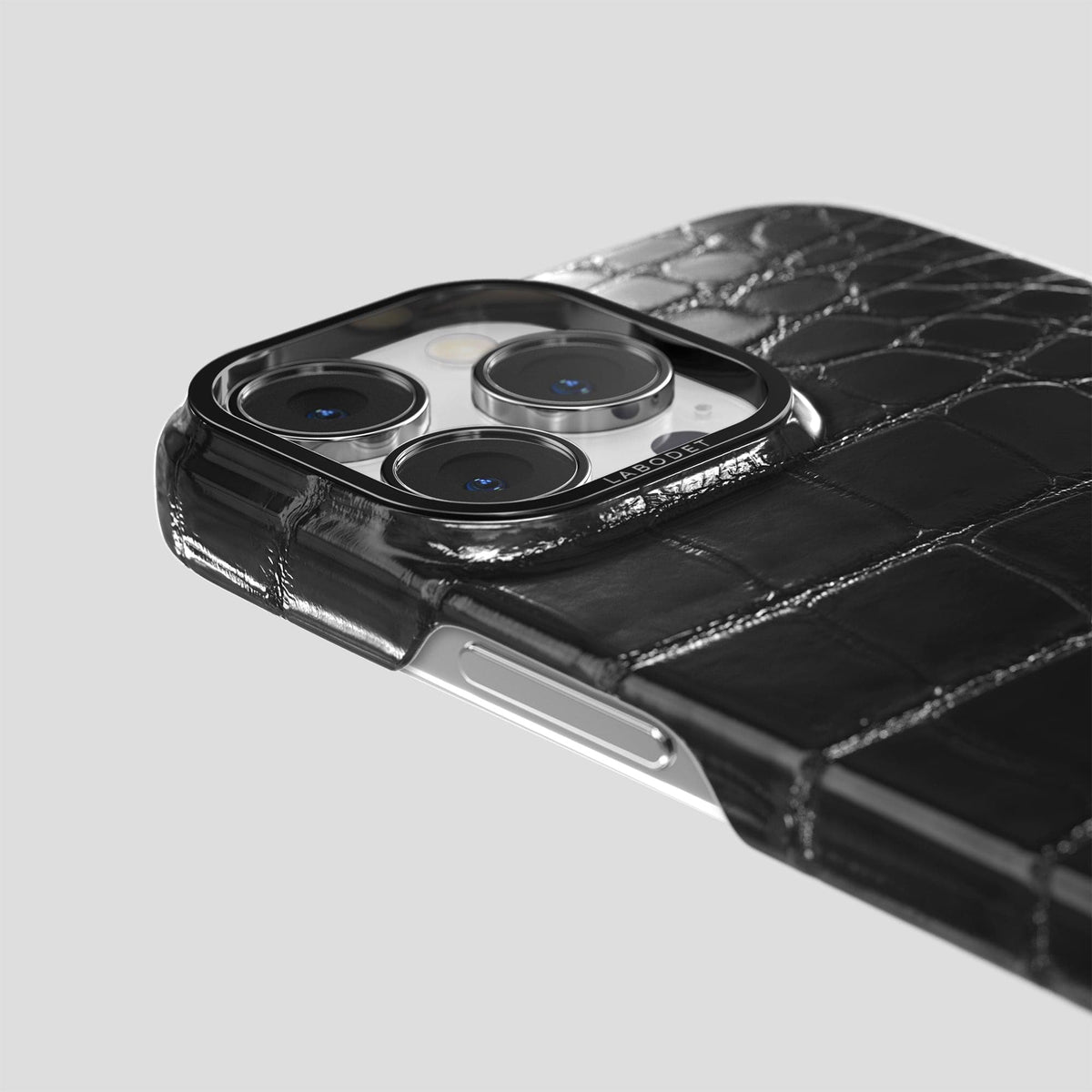 Havana-Black iPhone 15 Pro Classic Case Patina Alligator with Black Metal -6 | Havana-Black-Black