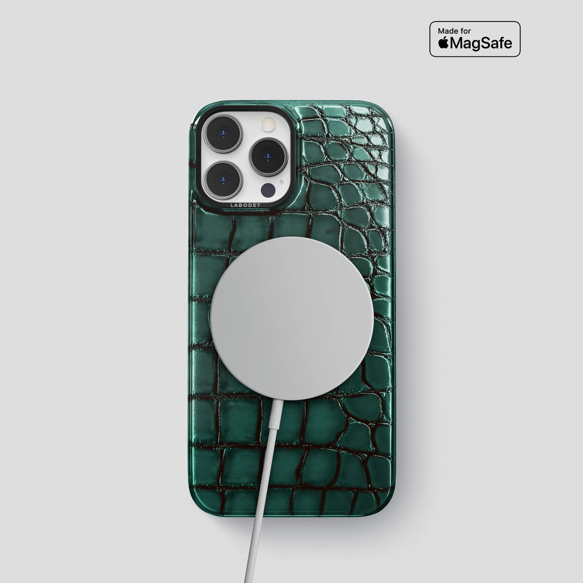 Green iPhone 15 Pro Classic Case Patina Alligator with Black Metal -5 | Green-Black