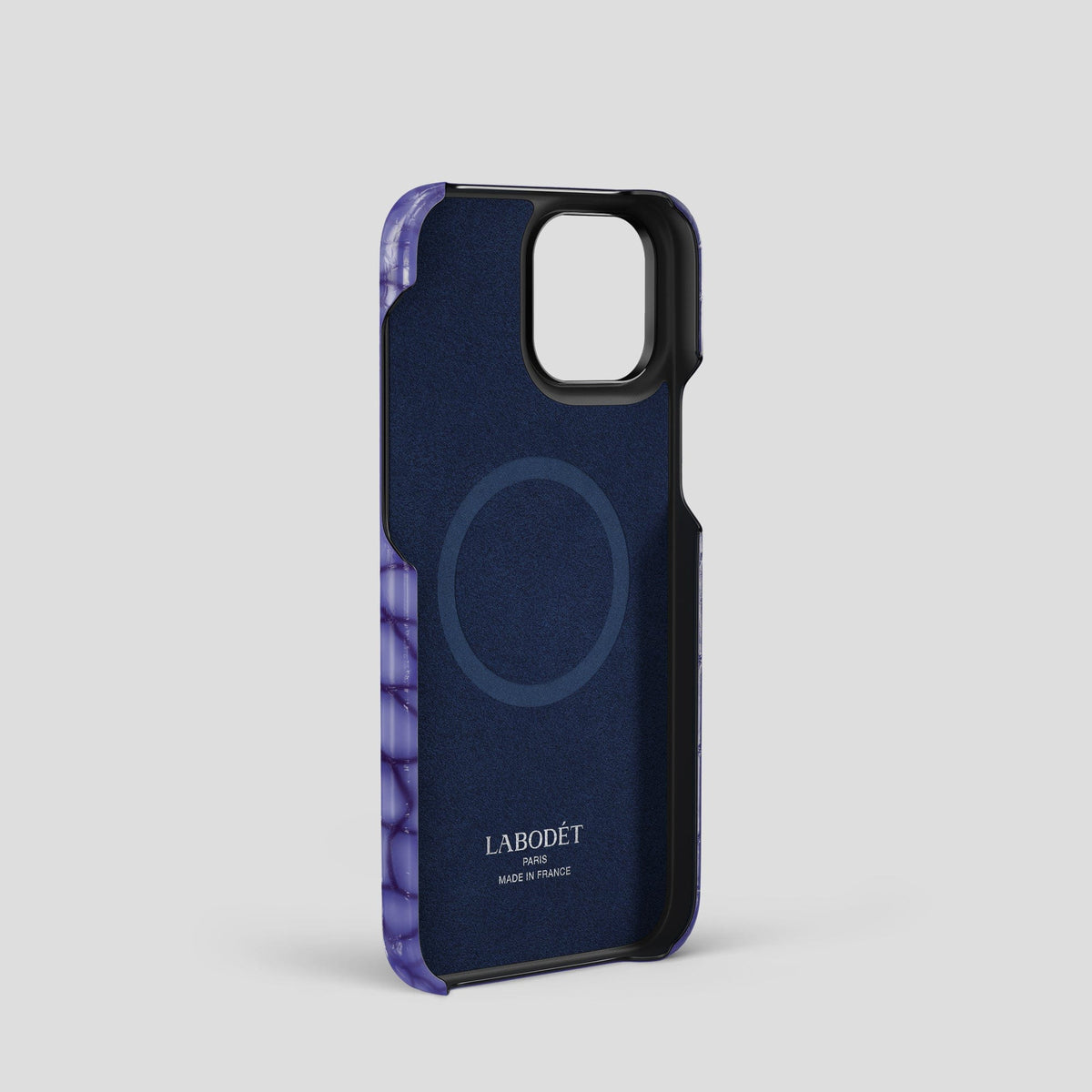 Lilac iPhone 15 Pro Classic Case Patina Alligator with Black Metal -4 | Lilac-Black