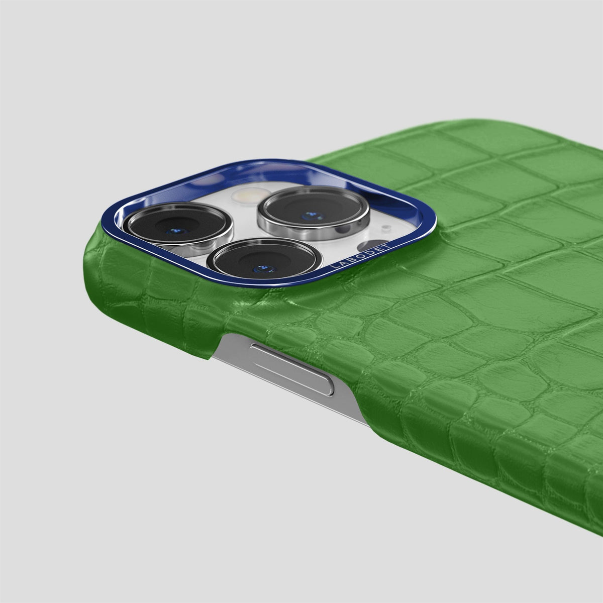 Apple-Green iPhone 15 Pro Classic Case Alligator with Blue Metal -6 | Apple-Green-Blue