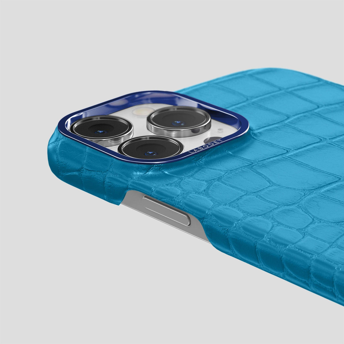 Curaçao-Blue iPhone 15 Pro Classic Case Alligator with Blue Metal -6 | Curaçao-Blue-Blue