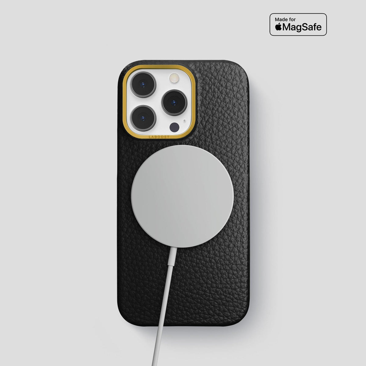 Black iPhone 15 Pro Classic Case Calf with Gold Metal -5 | Black-Gold