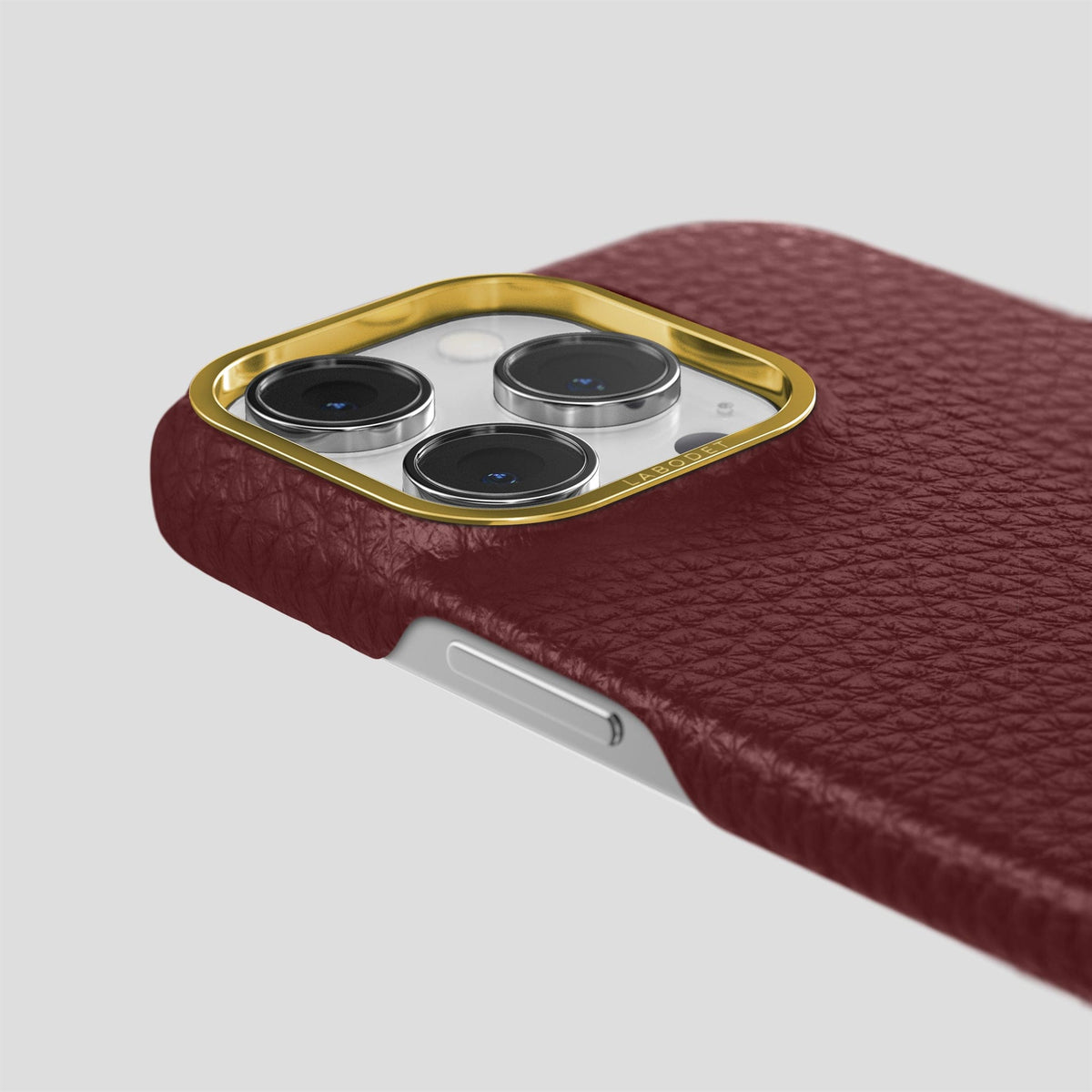 Bordeaux iPhone 15 Pro Classic Case Calf with Gold Metal -6 | Bordeaux-Gold