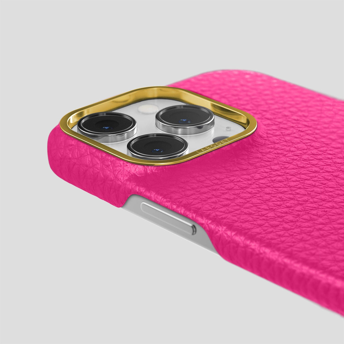 Magenta iPhone 15 Pro Classic Case Calf with Gold Metal -6 | Magenta-Gold
