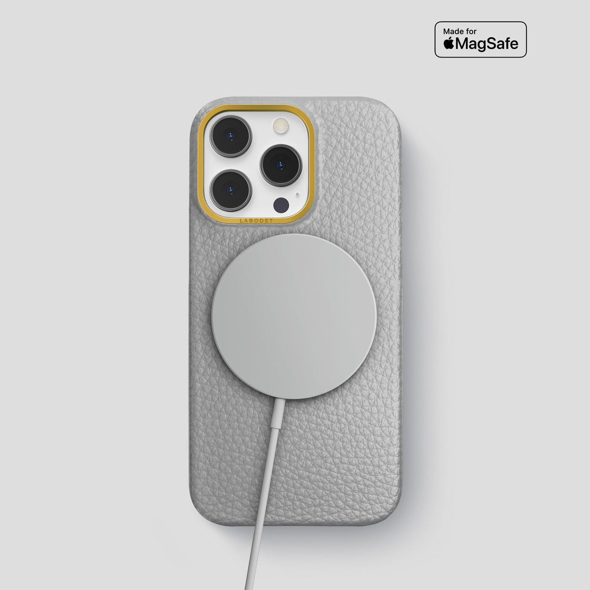 Nuage iPhone 15 Pro Classic Case Calf with Gold Metal -5 | Nuage-Gold