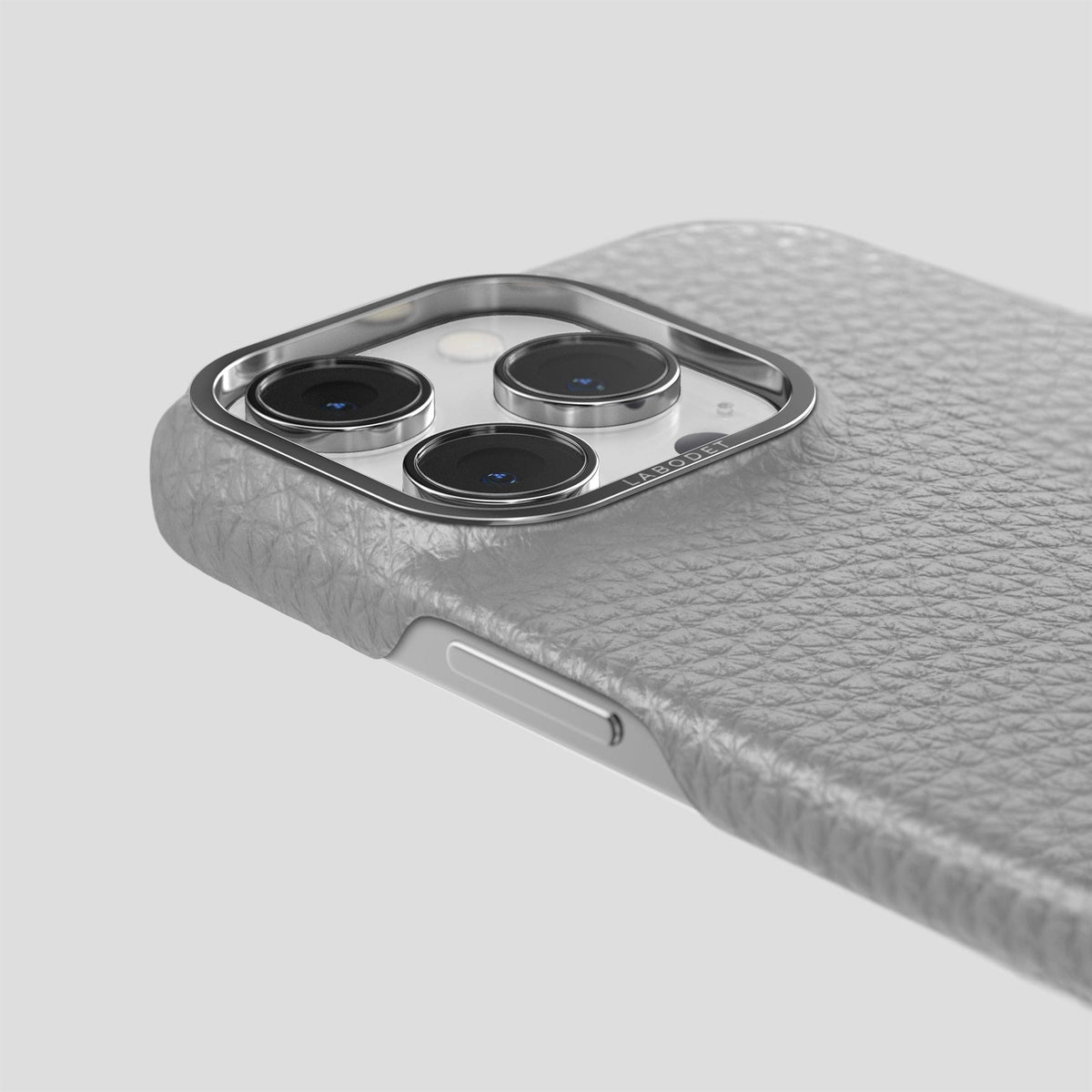 Nuage iPhone 15 Pro Classic Case Calf with Steel Metal -6 | Nuage-Steel