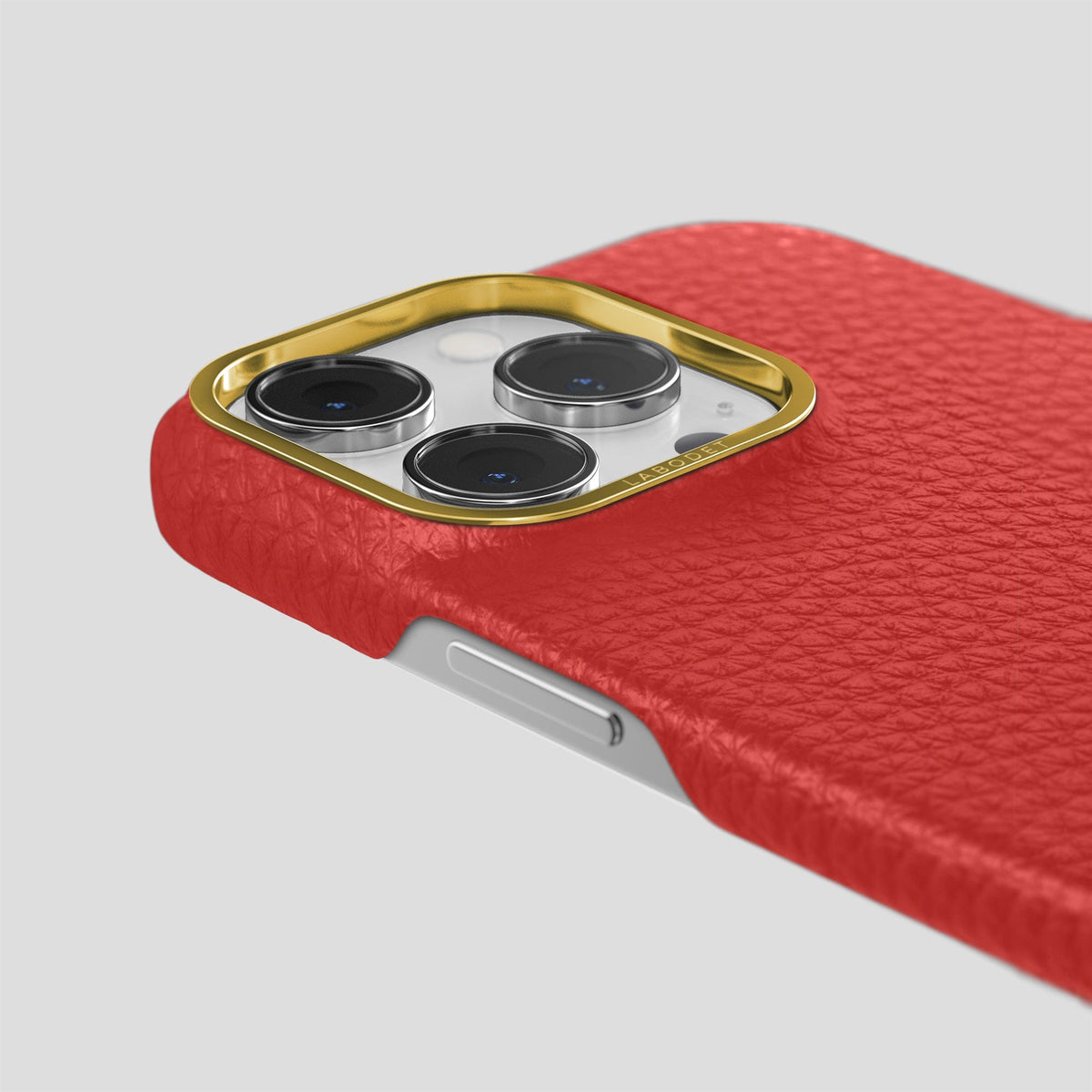 Red iPhone 15 Pro Classic Case Calf with Gold Metal -6 | Red-Gold