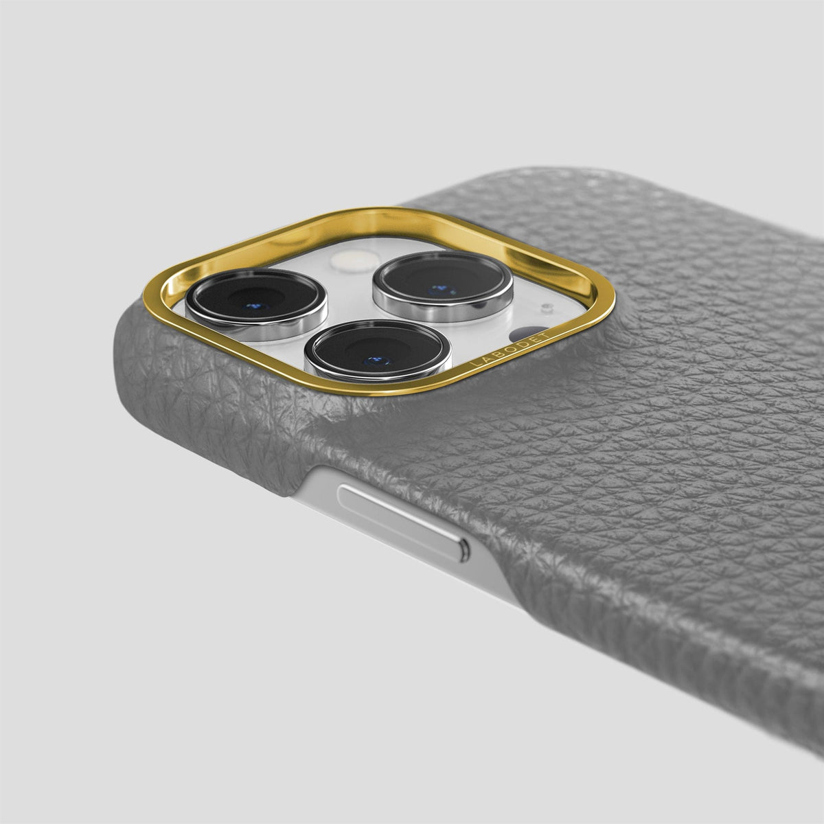 Souris iPhone 15 Pro Classic Case Calf with Gold Metal -6 | Souris-Gold