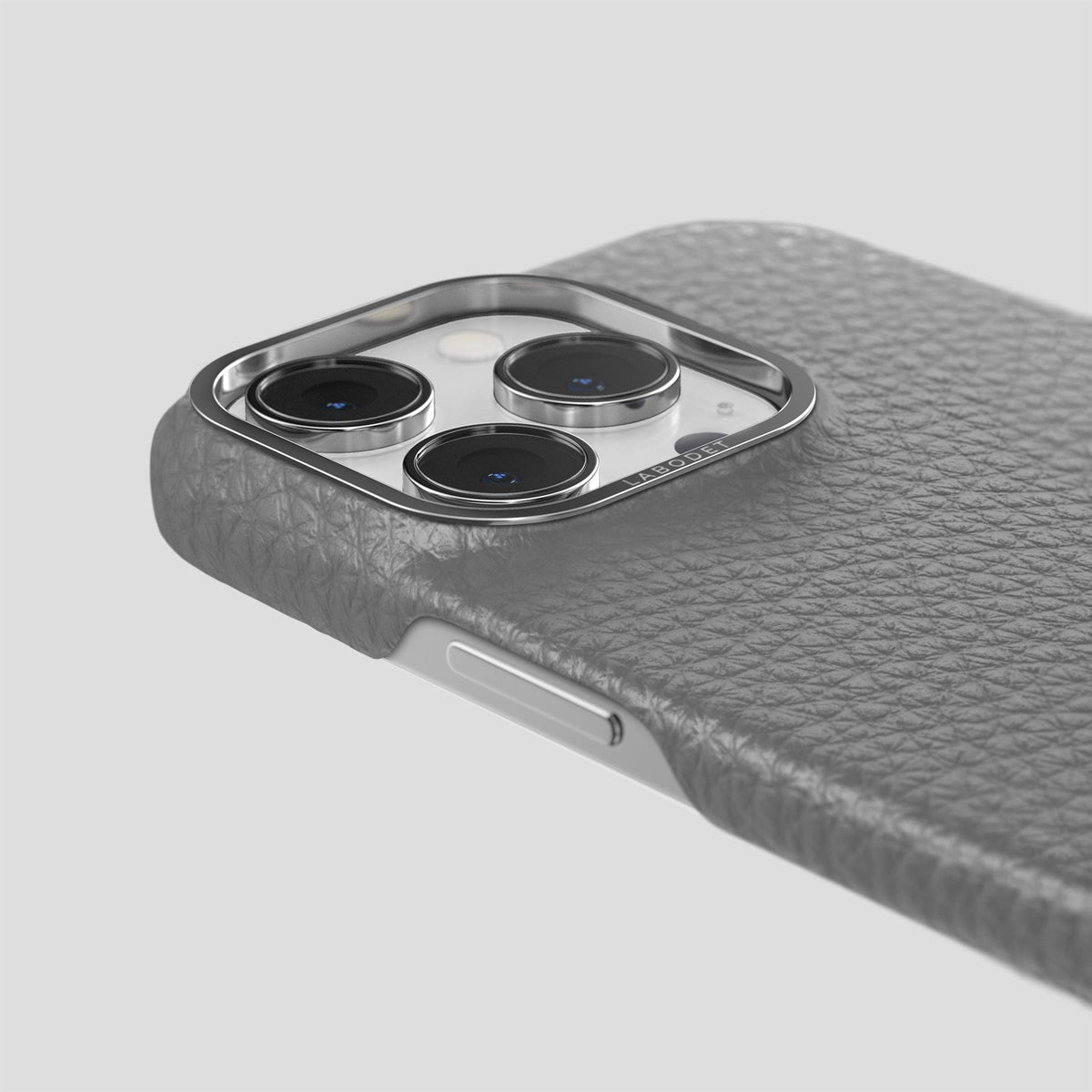 Souris iPhone 15 Pro Classic Case Calf with Steel Metal -6 | Souris-Steel