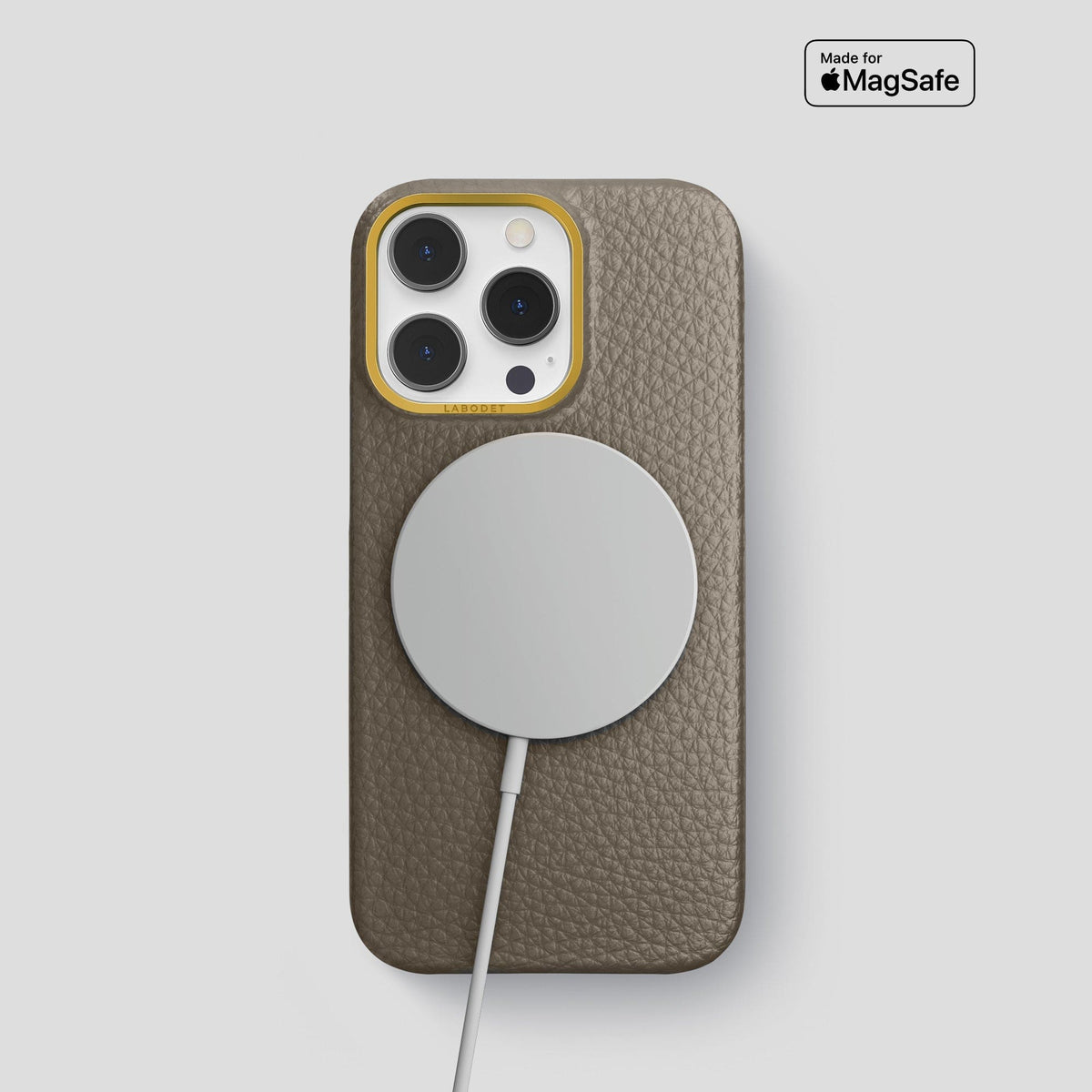 Taupe iPhone 15 Pro Classic Case Calf with Gold Metal -5 | Taupe-Gold