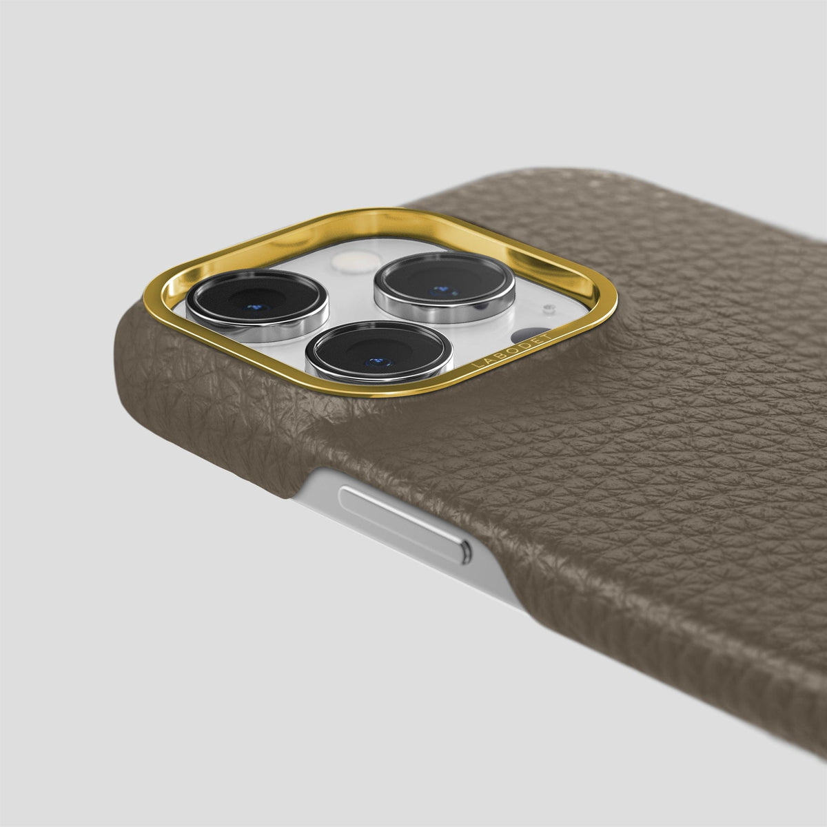 Taupe iPhone 15 Pro Classic Case Calf with Gold Metal -6 | Taupe-Gold