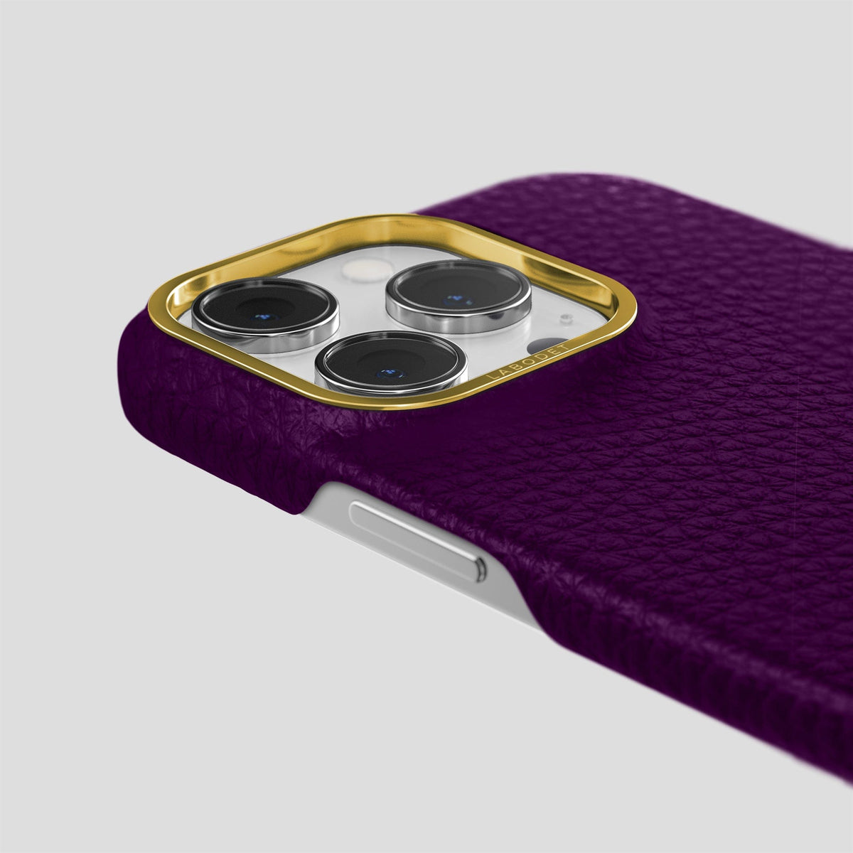 Violet iPhone 15 Pro Classic Case Calf with Gold Metal -6 | Violet-Gold