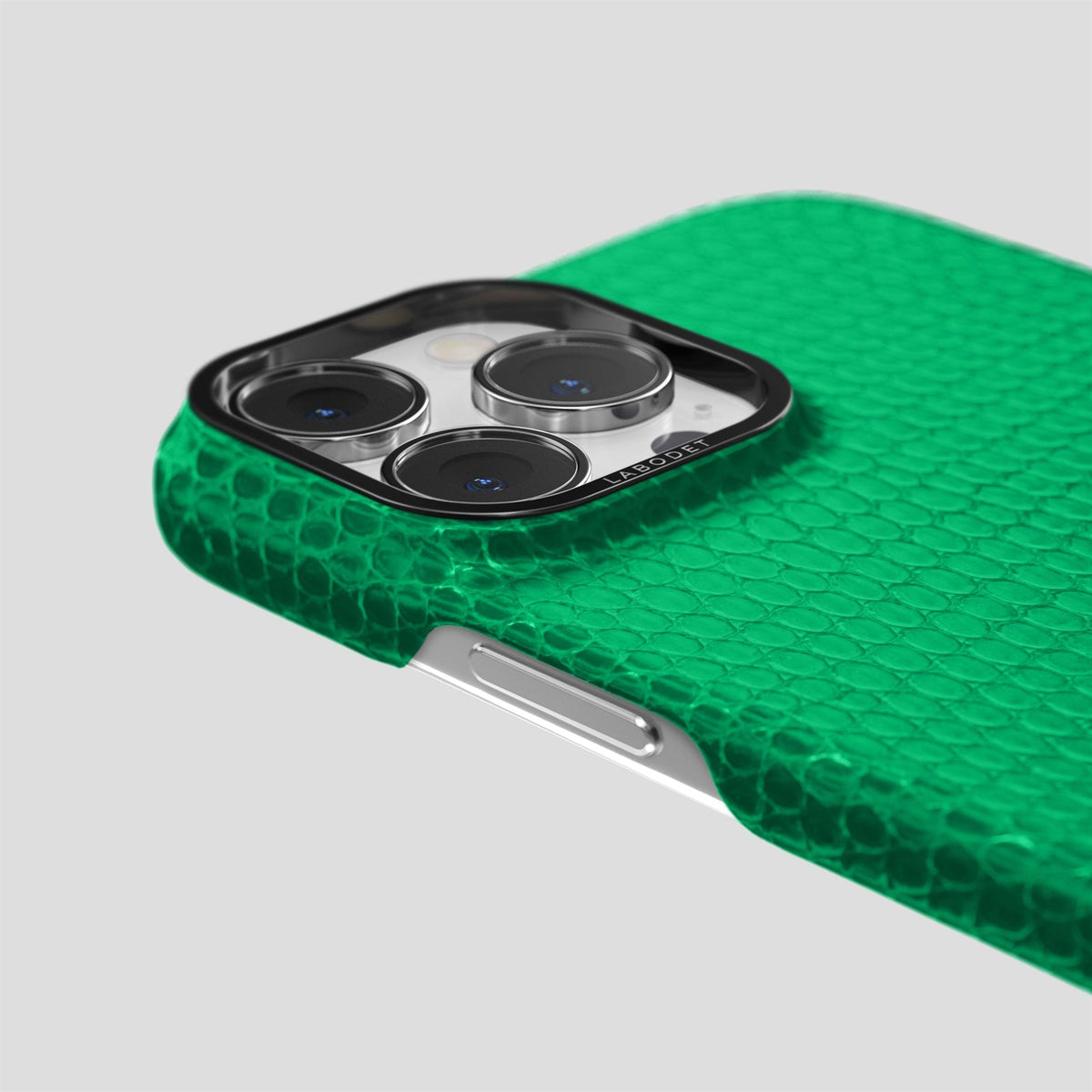 Apple-Green iPhone 15 Pro Classic Case with Black Metal -6 | Apple-Green-Black