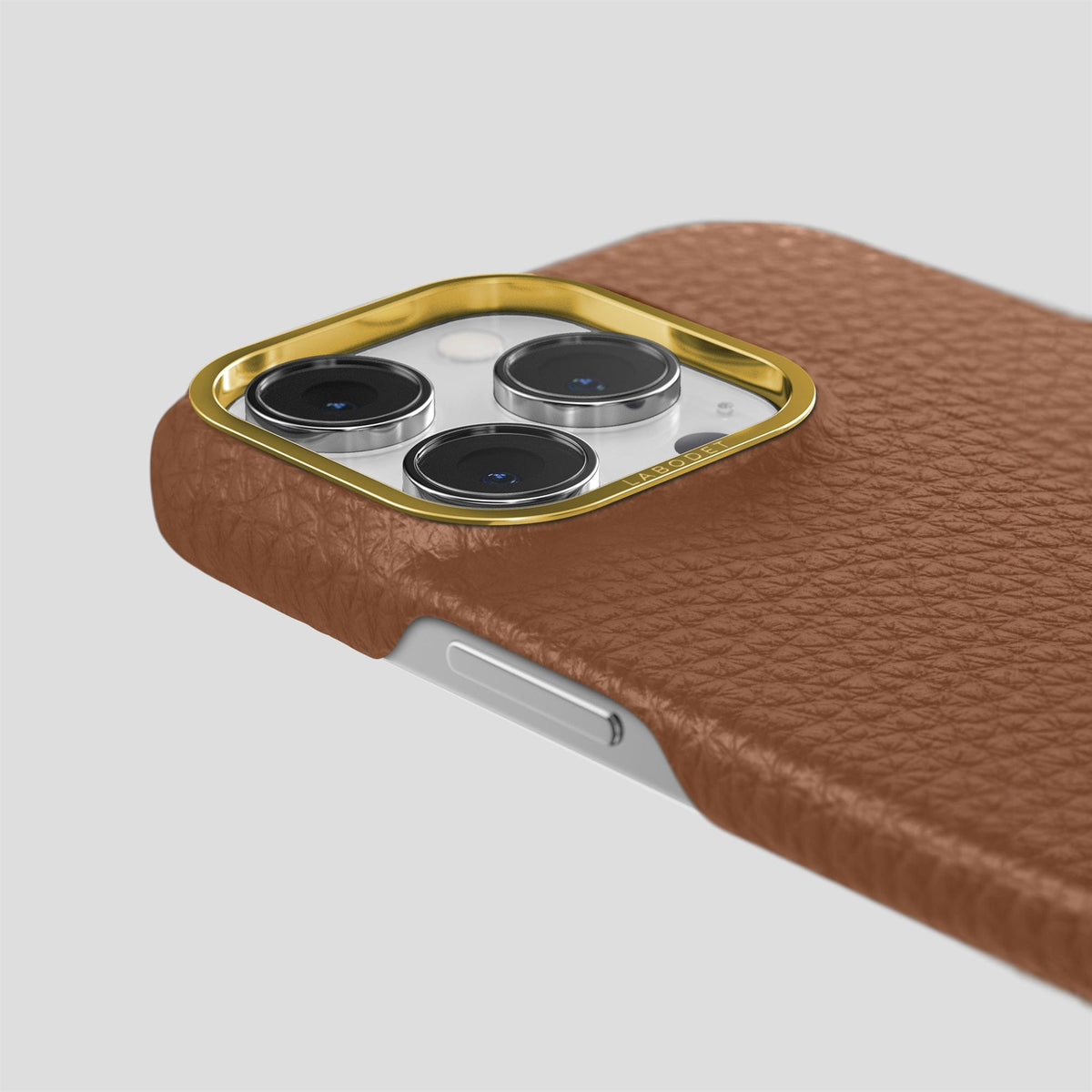Caramel iPhone 15 Pro Max Classic Case Calf with Gold Metal -6 | Caramel-Gold