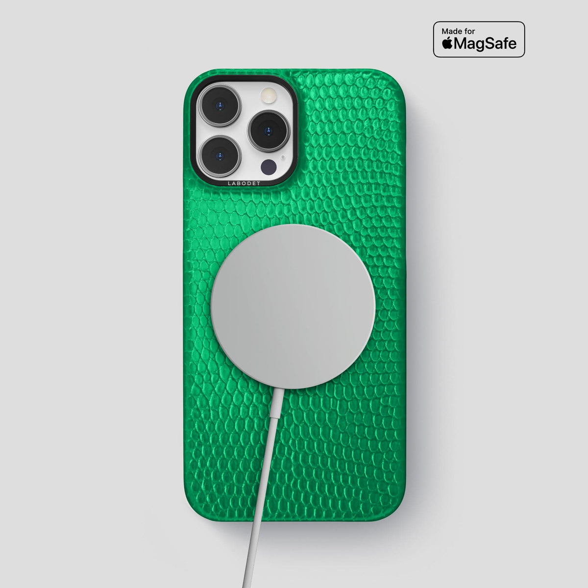 Apple-Green iPhone 15 Pro Max Classic Case with Black Metal -5 | Apple-Green-Black