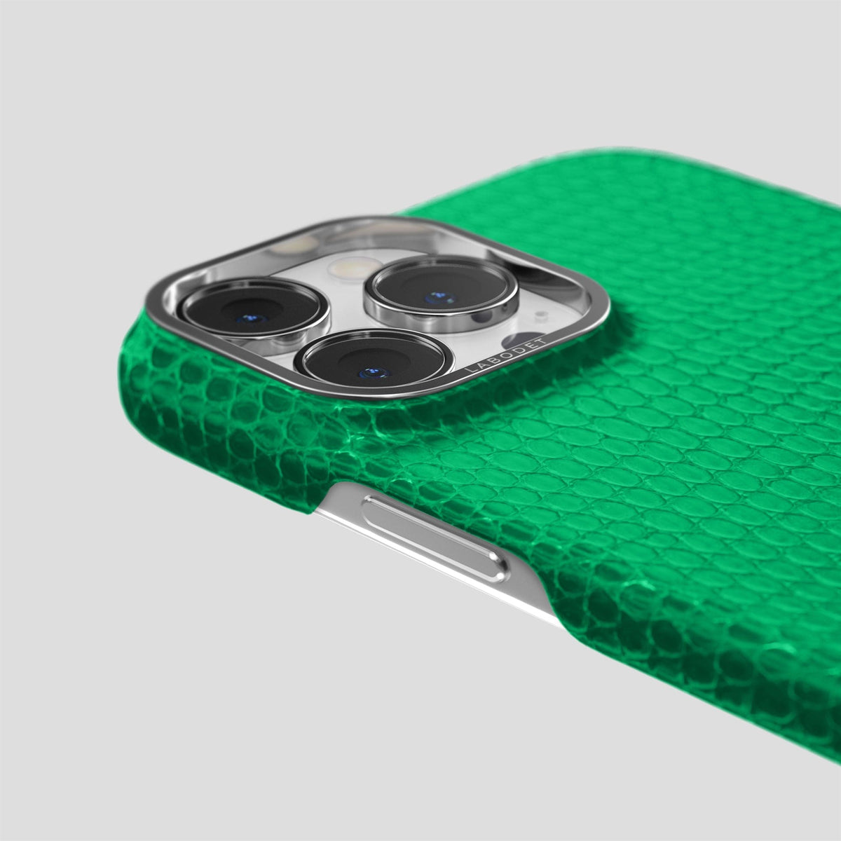 Apple-Green iPhone 15 Pro Max Classic Case with Steel Metal -6 | Apple-Green-Steel