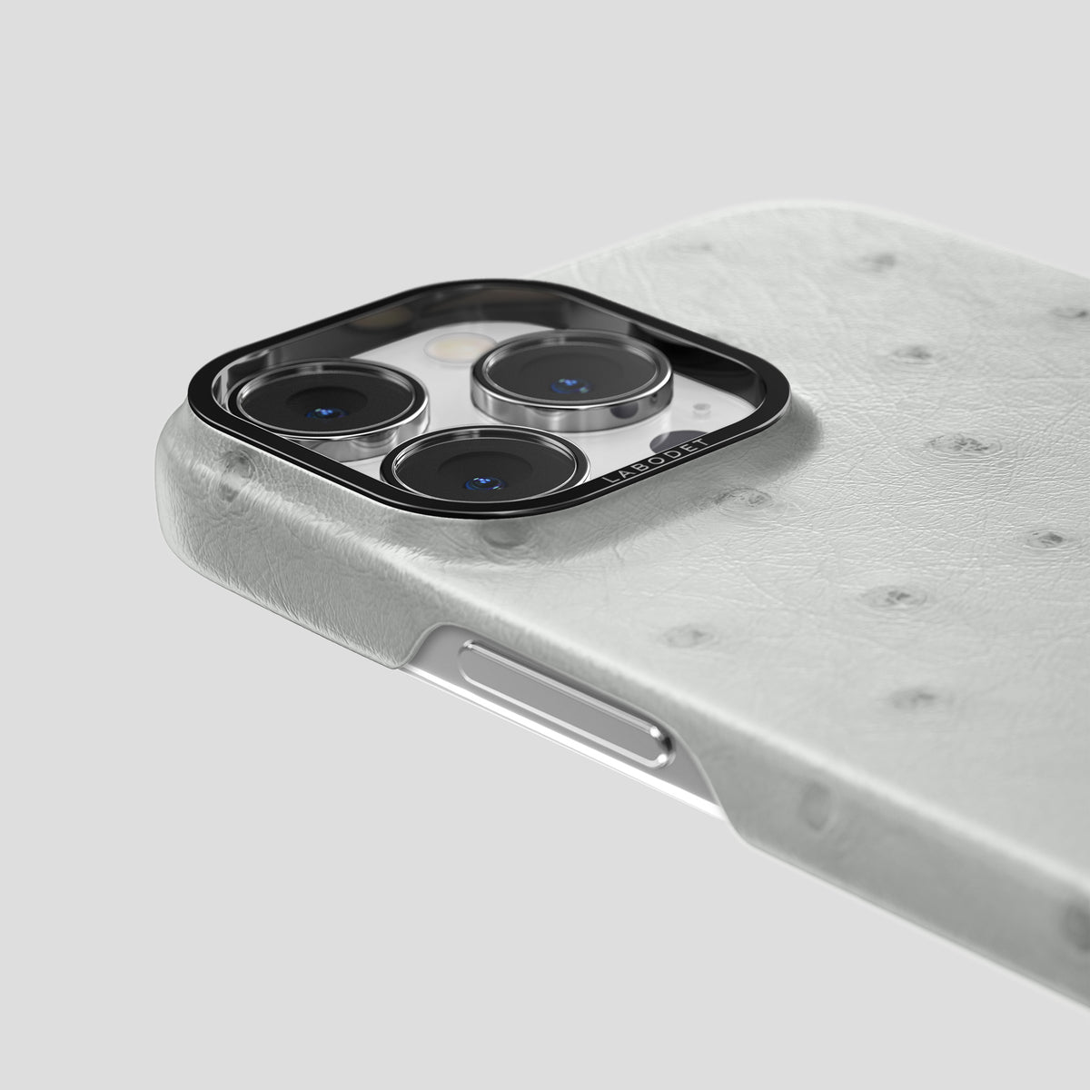 White iPhone 15 Pro Max Classic Case Ostrich with Black Metal -5 | White-Black