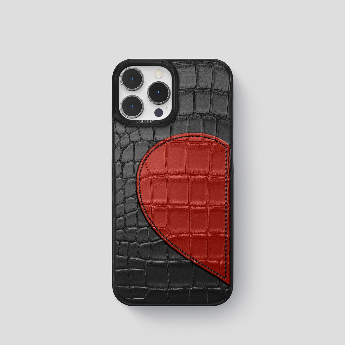 Black iPhone 15 Pro Hearts Case Alligator with Black Metal -1 | Black-Black