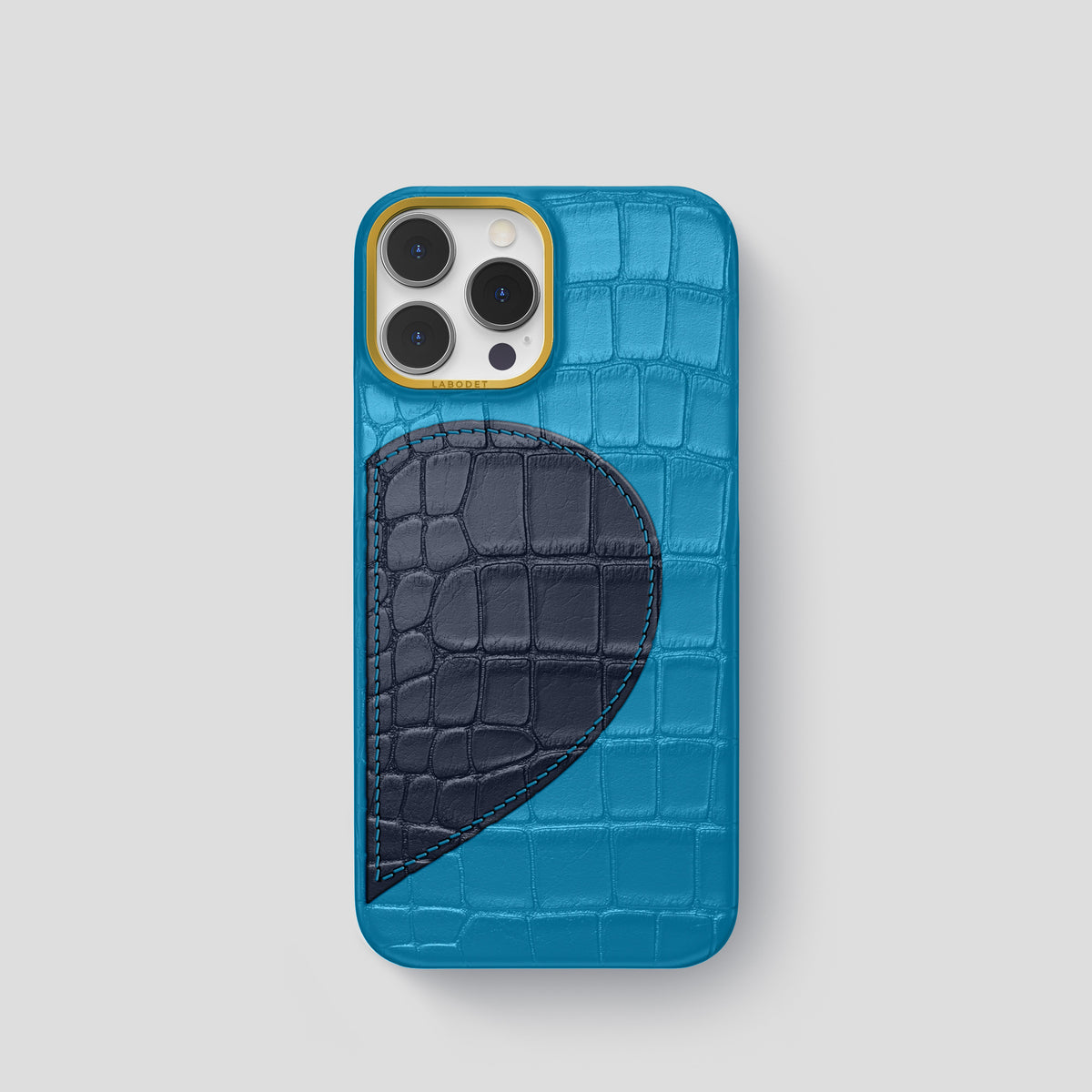 Curaçao-Blue iPhone 15 Pro Hearts Case Alligator with Gold Metal -1 | Curaçao-Blue-Gold