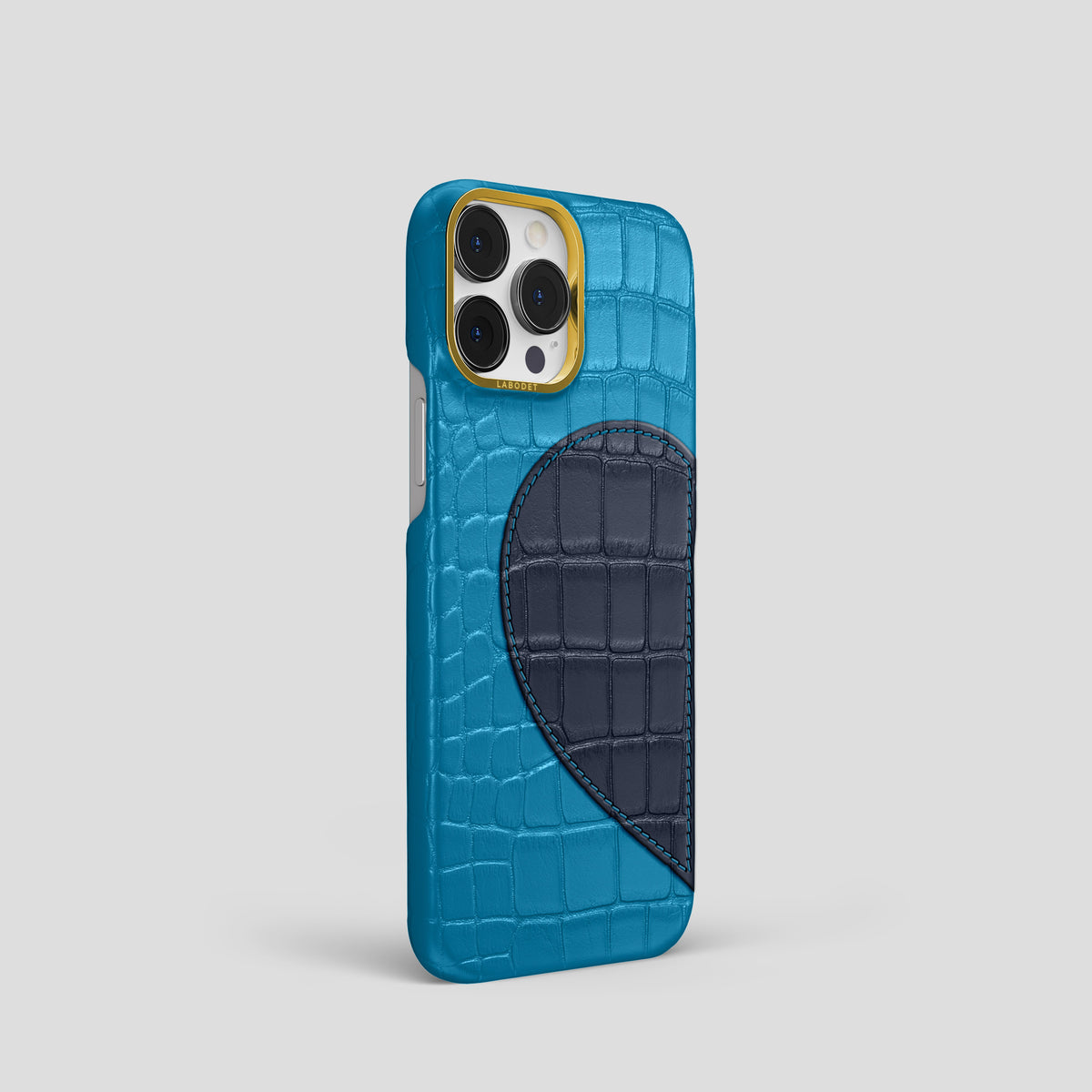 Curaçao-Blue iPhone 15 Pro Hearts Case Alligator with Gold Metal -2 | Curaçao-Blue-Gold