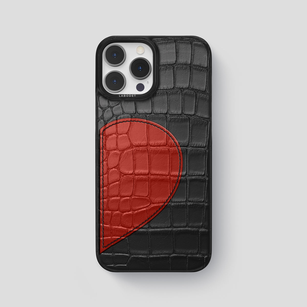 Black iPhone 15 Pro Max Hearts Case Alligator with Black Metal -1 | Black-Black