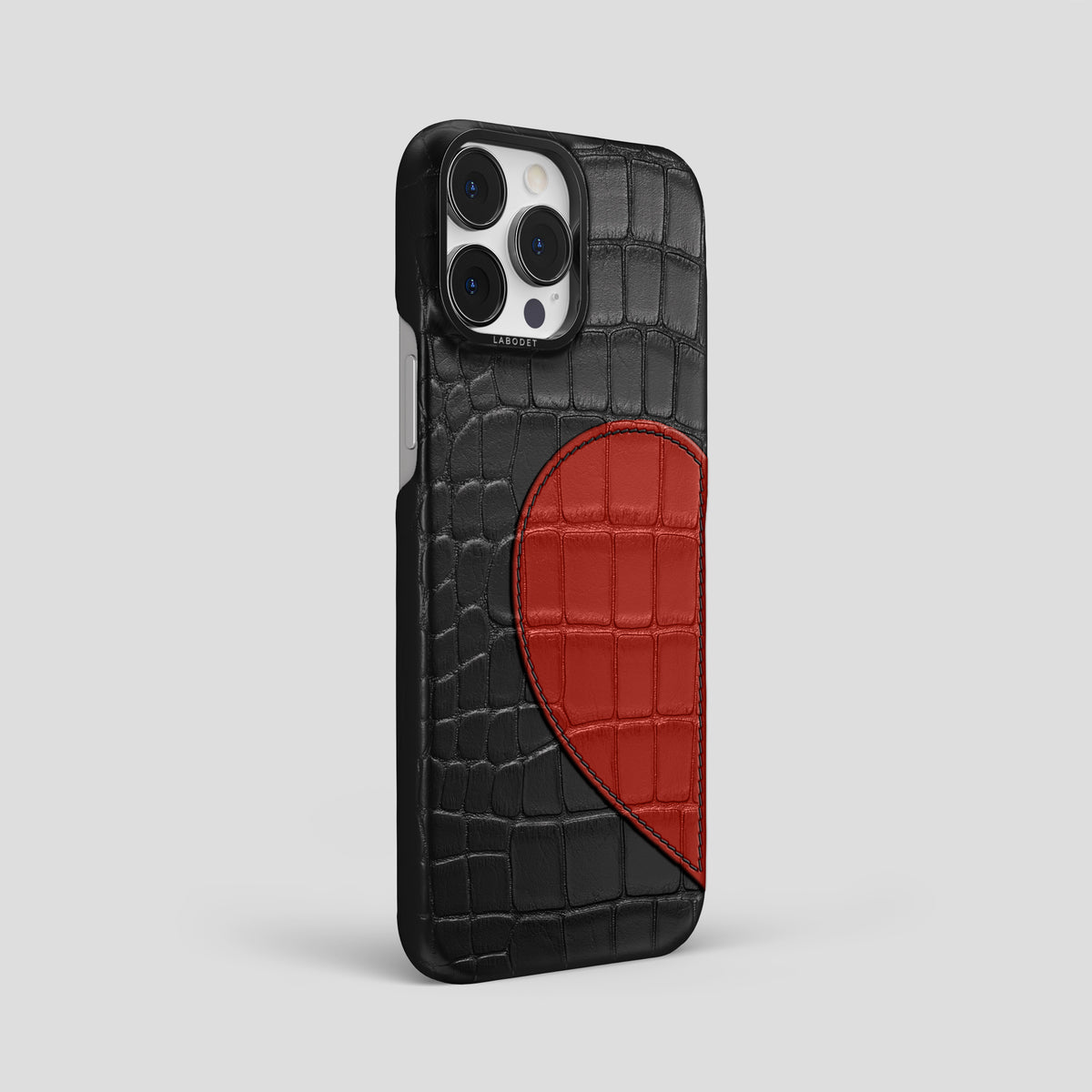 Black iPhone 15 Pro Max Hearts Case Alligator with Black Metal -2 | Black-Black