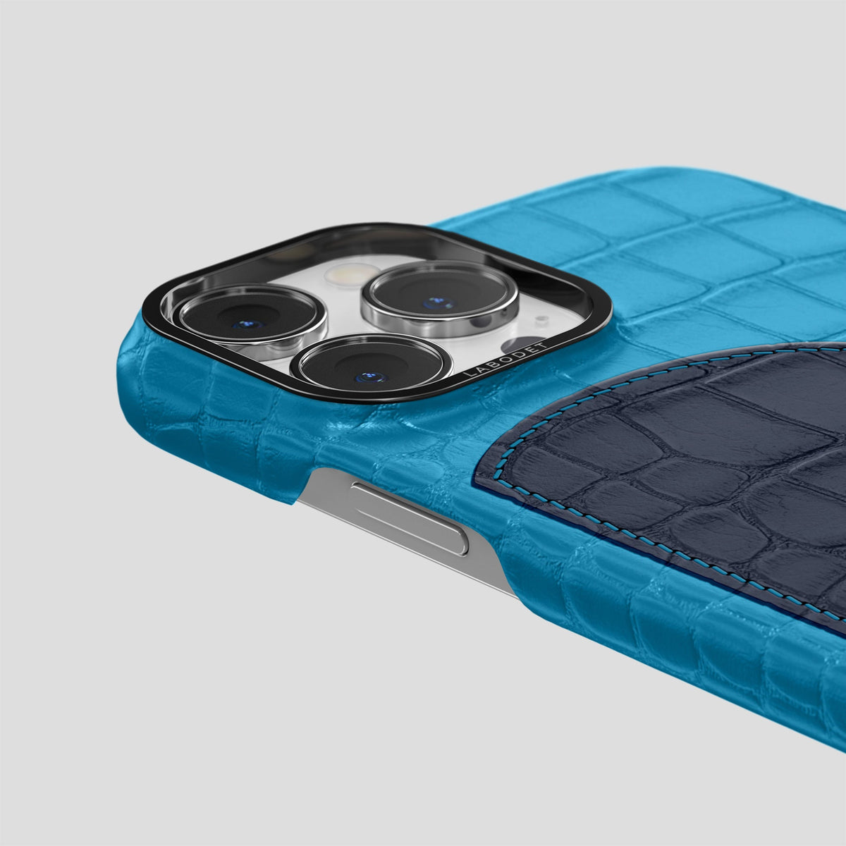 Curaçao-Blue iPhone 15 Pro Max Hearts Case Alligator with Black Metal -5 | Curaçao-Blue-Black