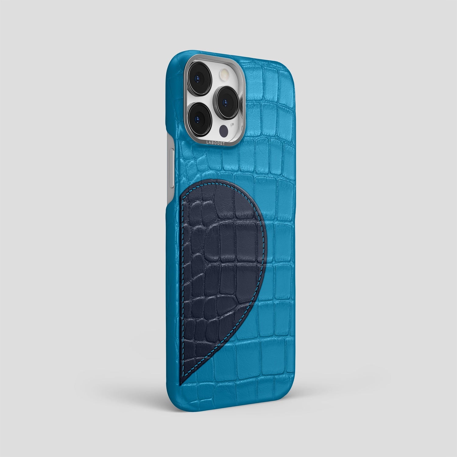 Curaçao-Blue iPhone 15 Pro Max Hearts Case Alligator with Steel Metal -2 | Curaçao-Blue-Steel