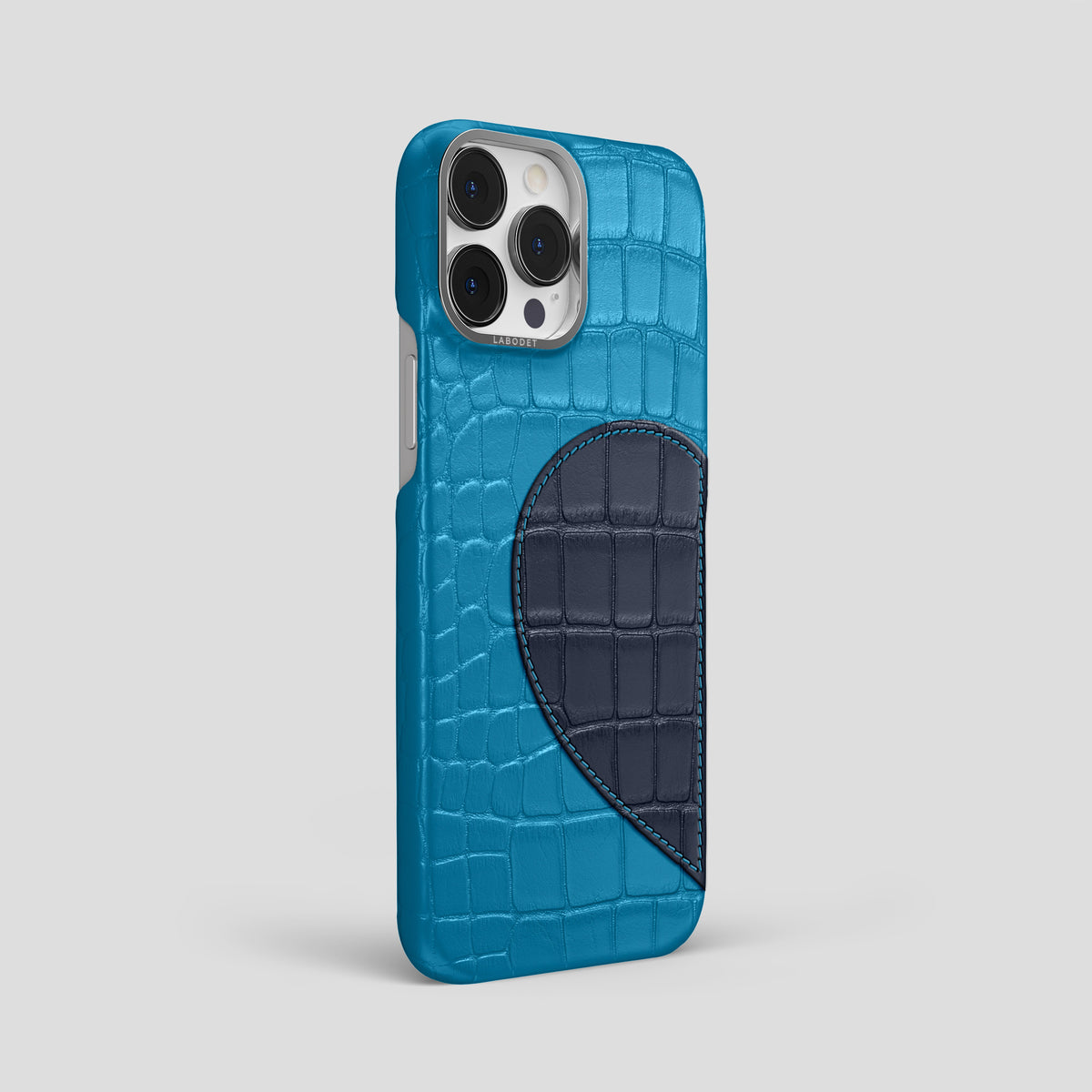 Curaçao-Blue iPhone 15 Pro Max Hearts Case Alligator with Steel Metal -2 | Curaçao-Blue-Steel