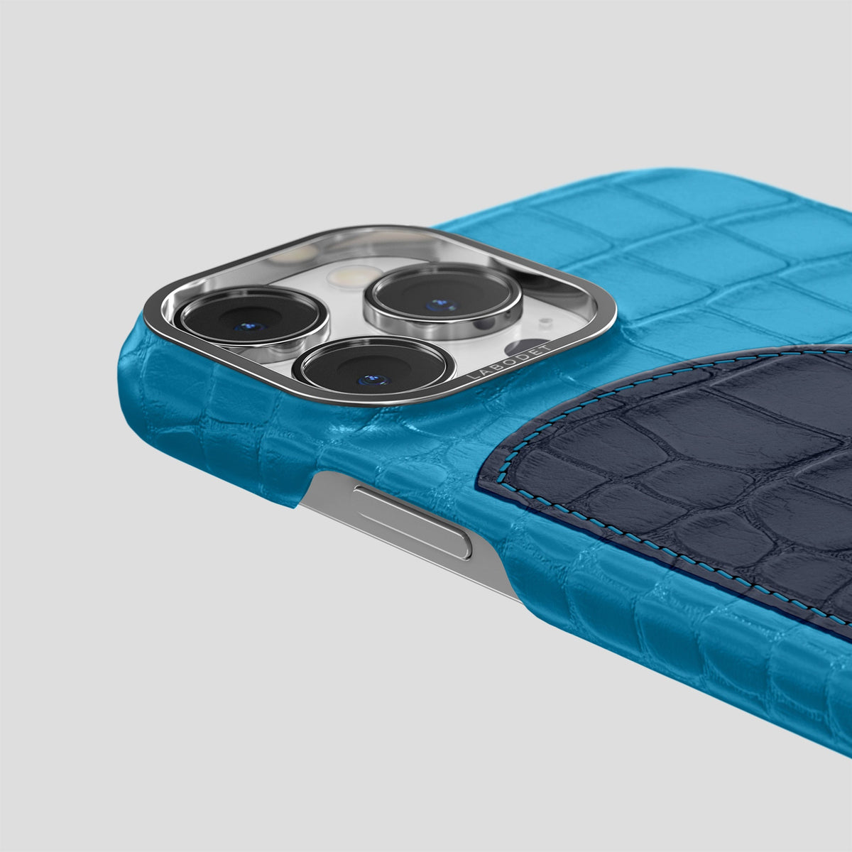 Curaçao-Blue iPhone 15 Pro Max Hearts Case Alligator with Steel Metal -5 | Curaçao-Blue-Steel
