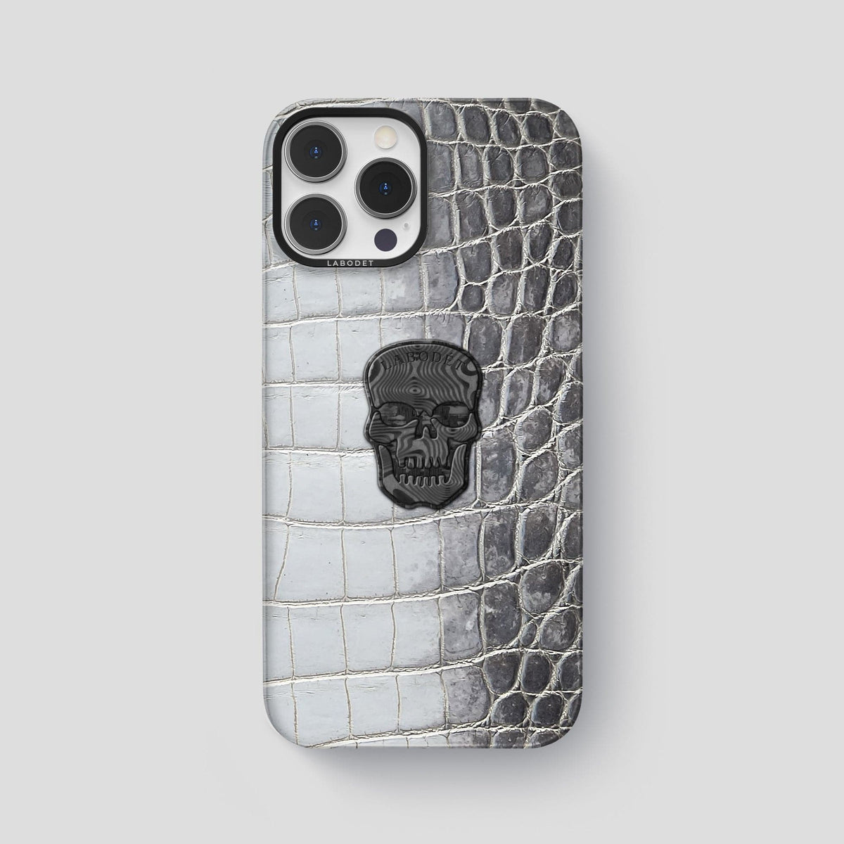 Silver iPhone 14 Pro Max Himalaya Classic Case with Black Metal -1 | Silver-Black