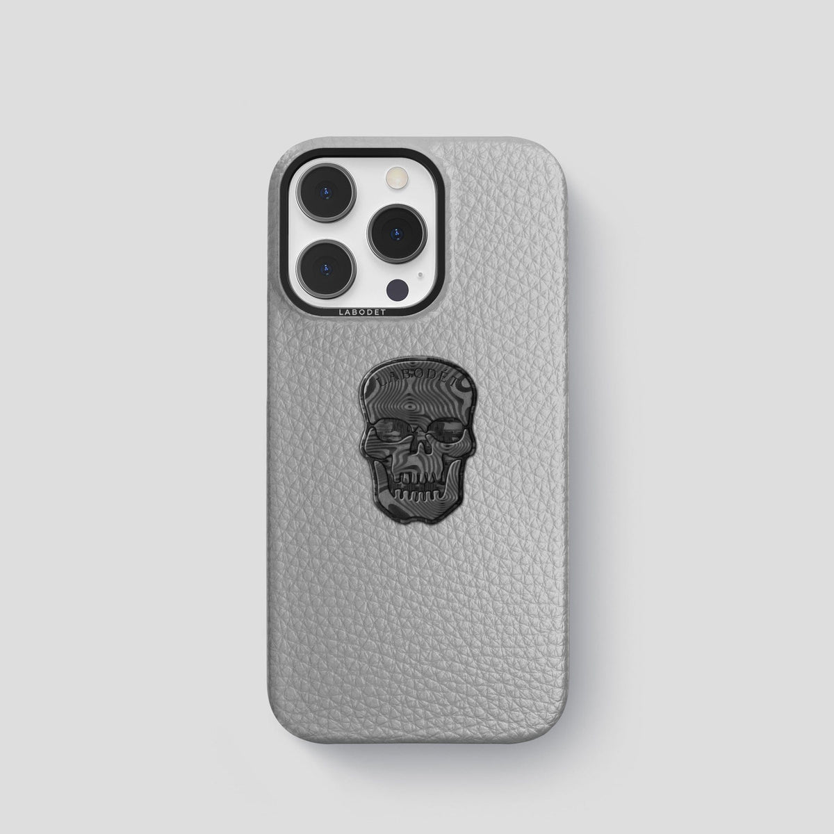 Nuage iPhone 15 Pro Classic Case Calf with Black Metal -1 | Nuage-Black