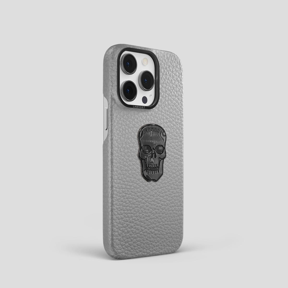 Nuage iPhone 15 Pro Classic Case Calf with Black Metal -2 | Nuage-Black