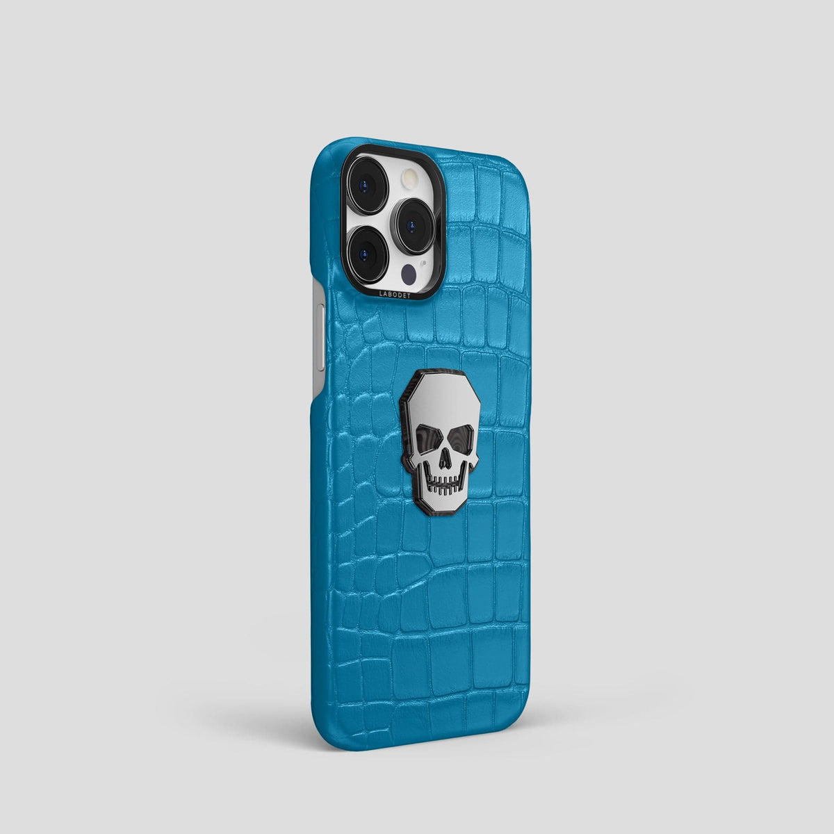 Curaçao-Blue iPhone 15 Pro Classic Case With Titanium Skull Alligator with Black Metal -2 | Curaçao-Blue-Black